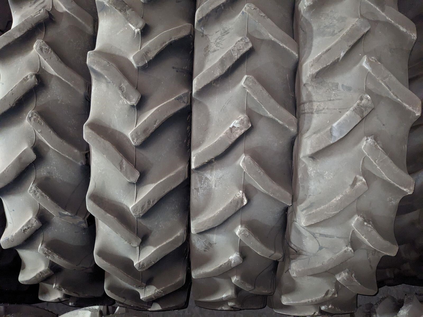  Goodyear 380/90R54 Wheels / Tires / Track