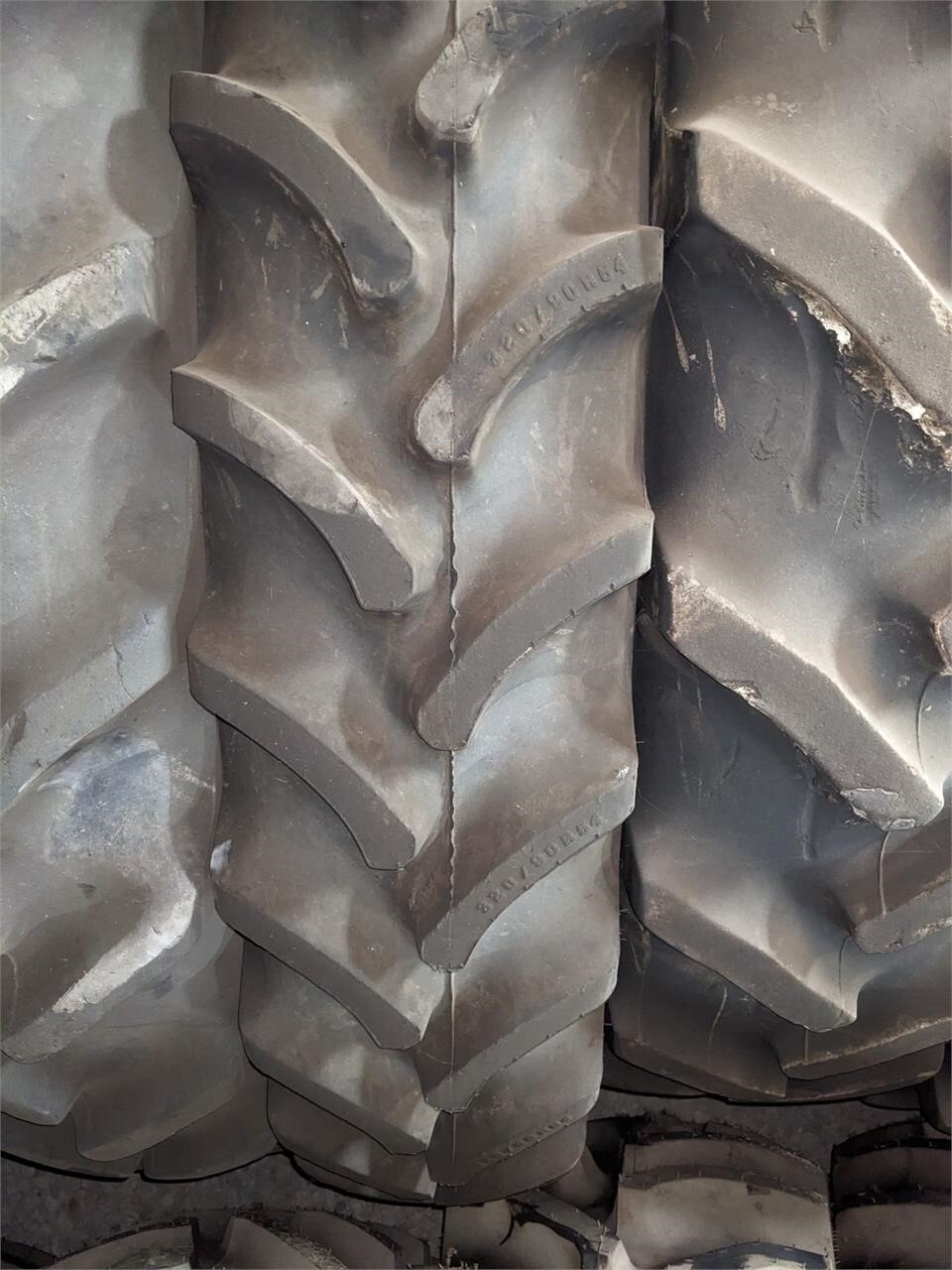  Firestone 320/90R54 Wheels / Tires / Track