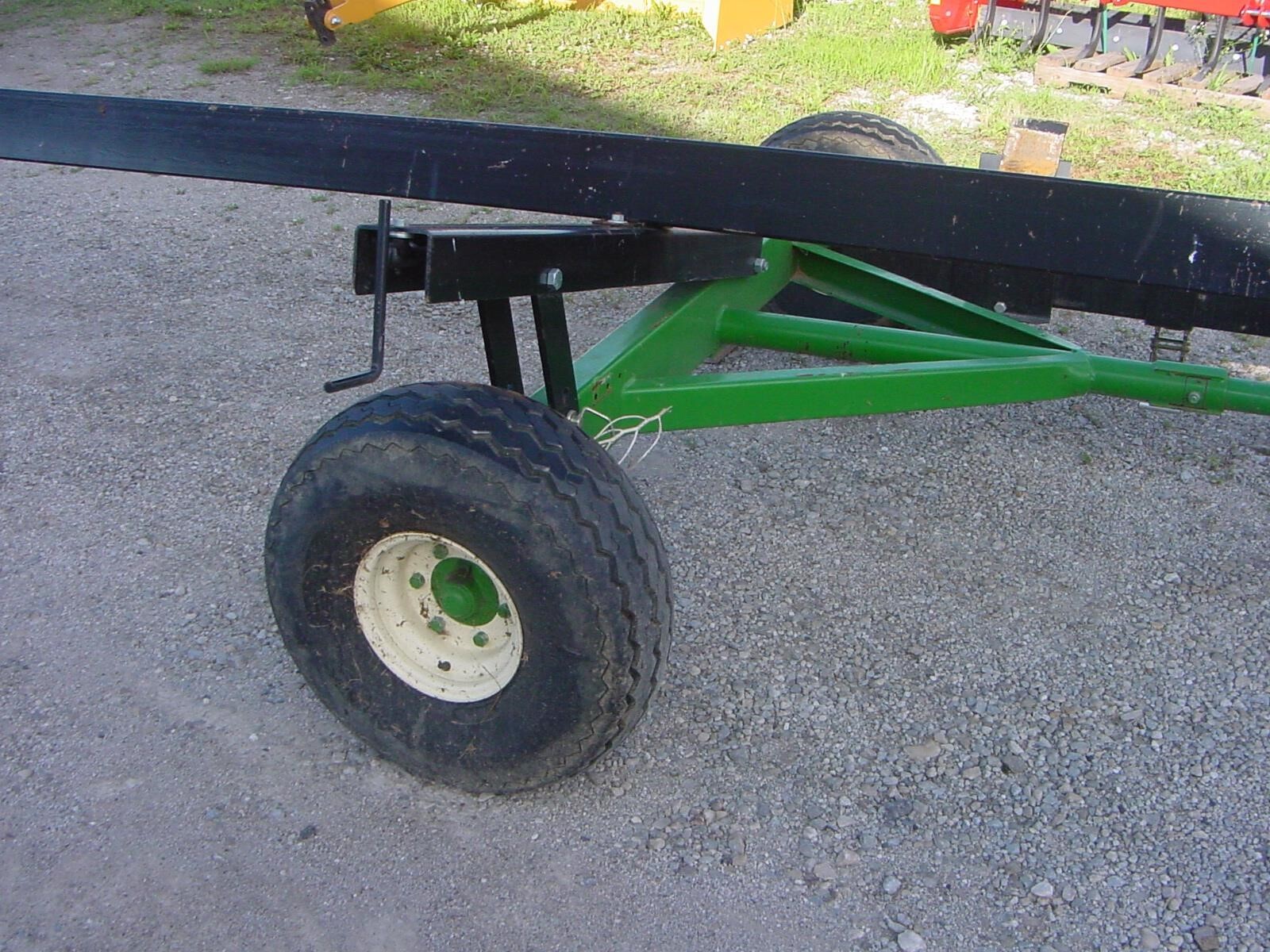  E-Z Trail 680 Header Trailer