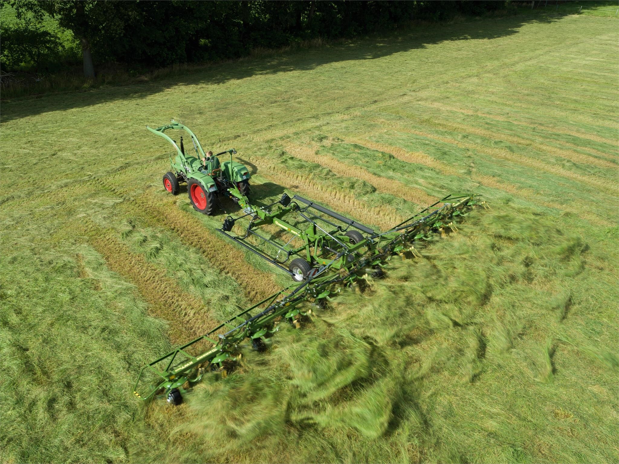 2025 Krone KWT1300 Tedder