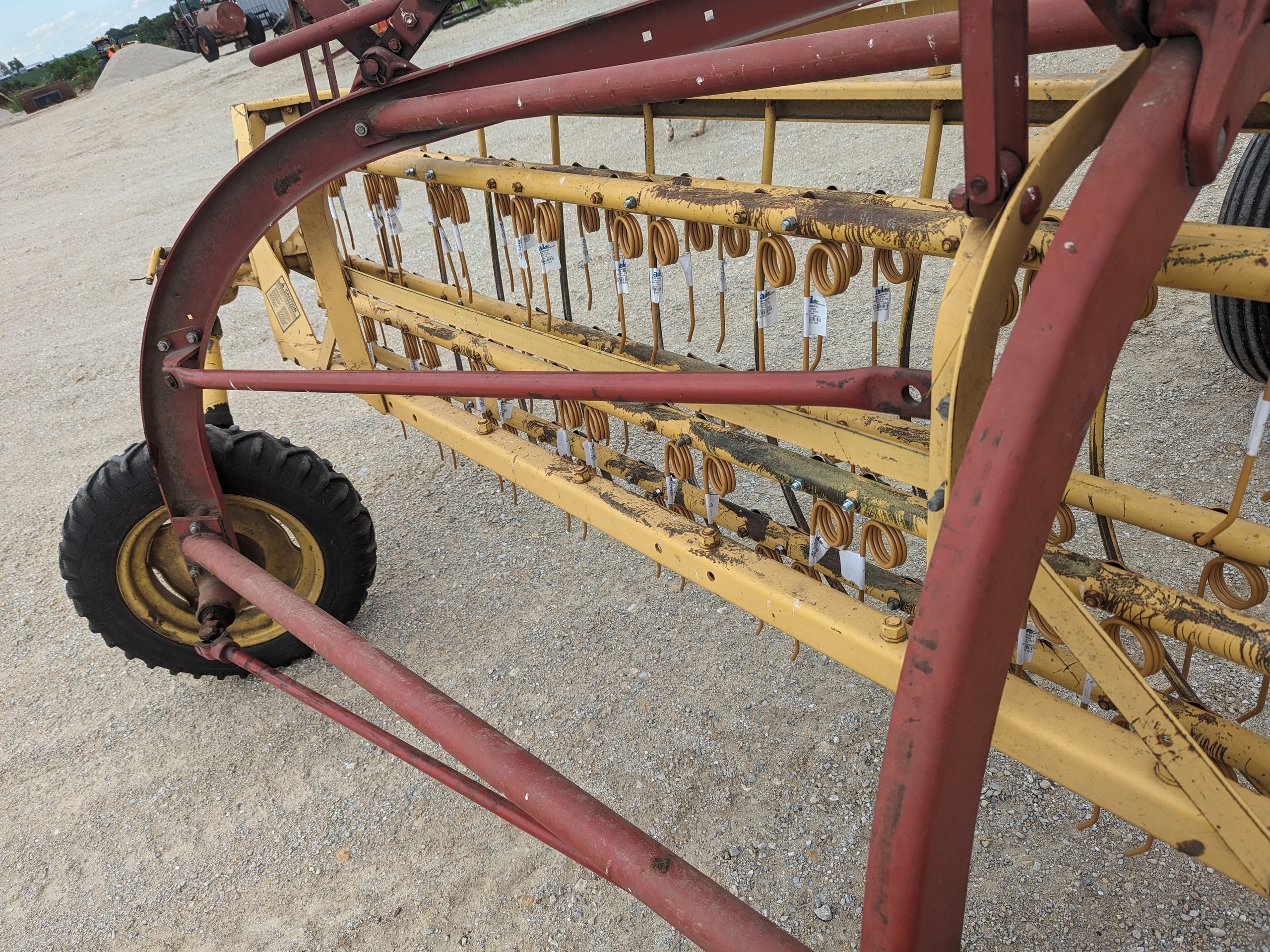  New Holland 256 Rake