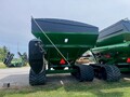 2012 Brent 1082 Grain Cart