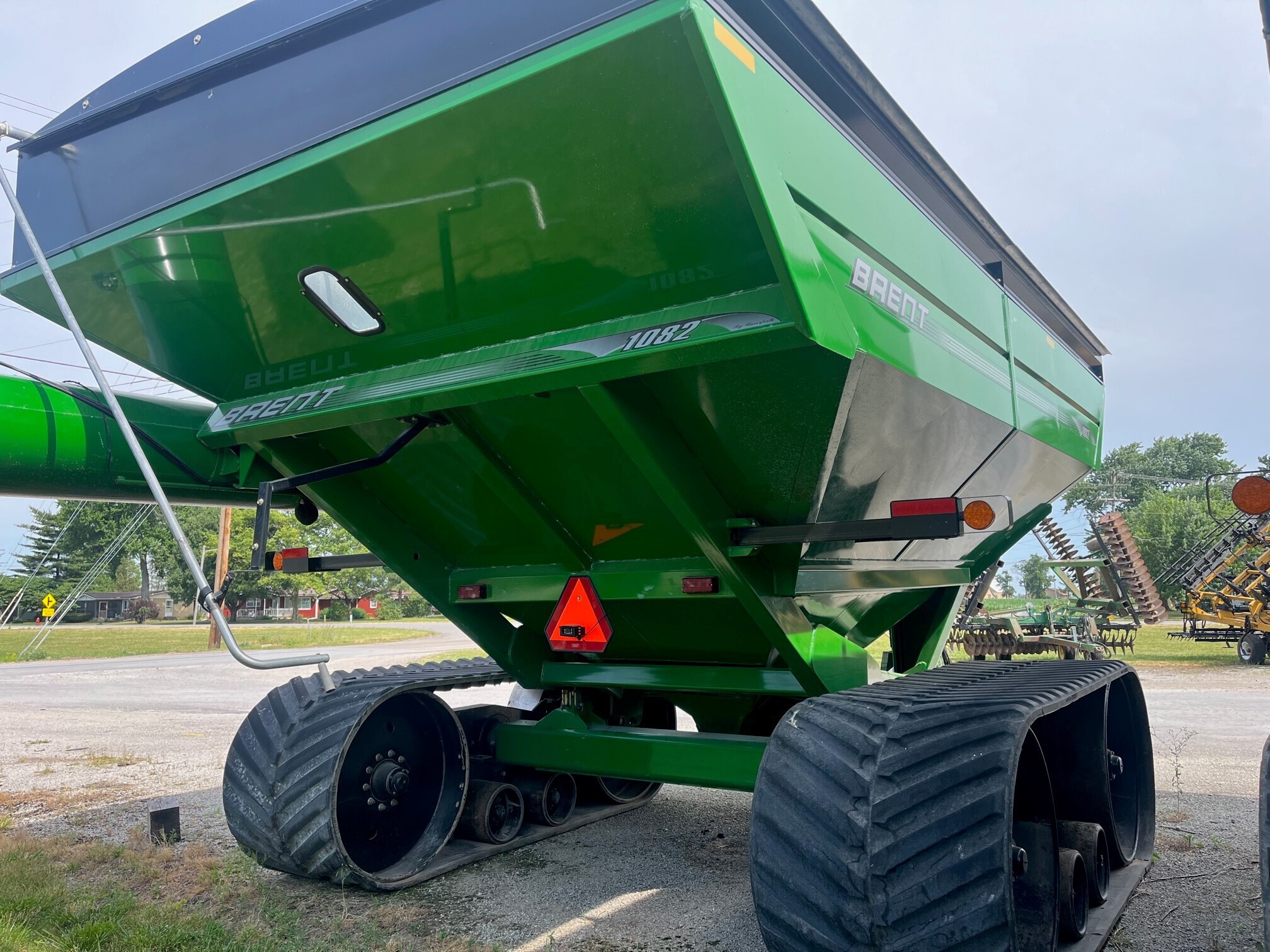 2012 Brent 1082 Grain Cart
