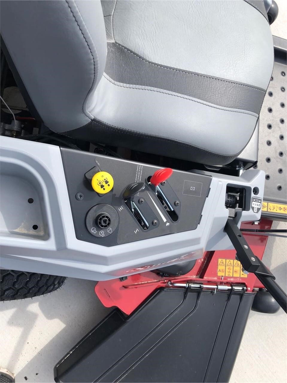2024 Exmark QZE725GKC50200 Lawn Mower