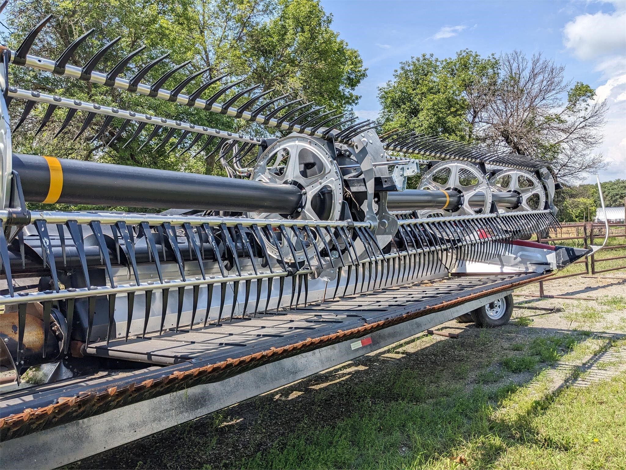 2023 MacDon FD245 Platform