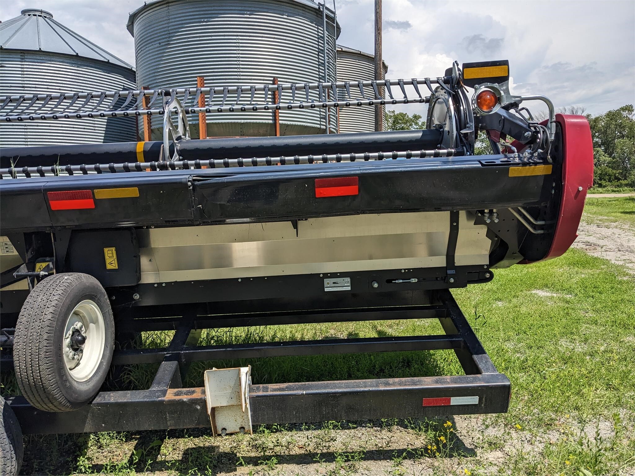 2023 MacDon FD245 Platform