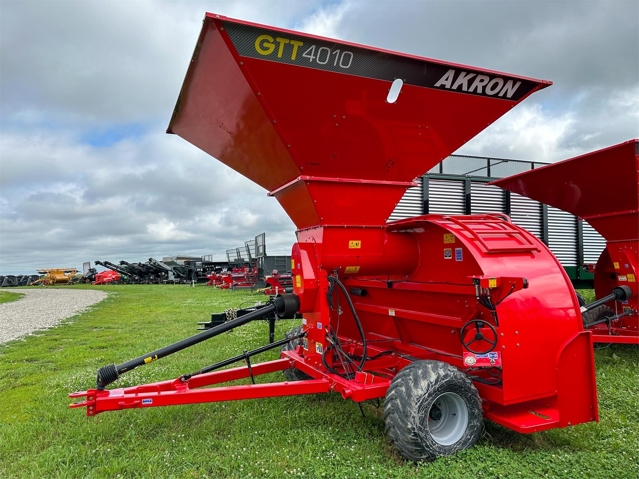 2026 Akron GTT5010 Grain Bagger