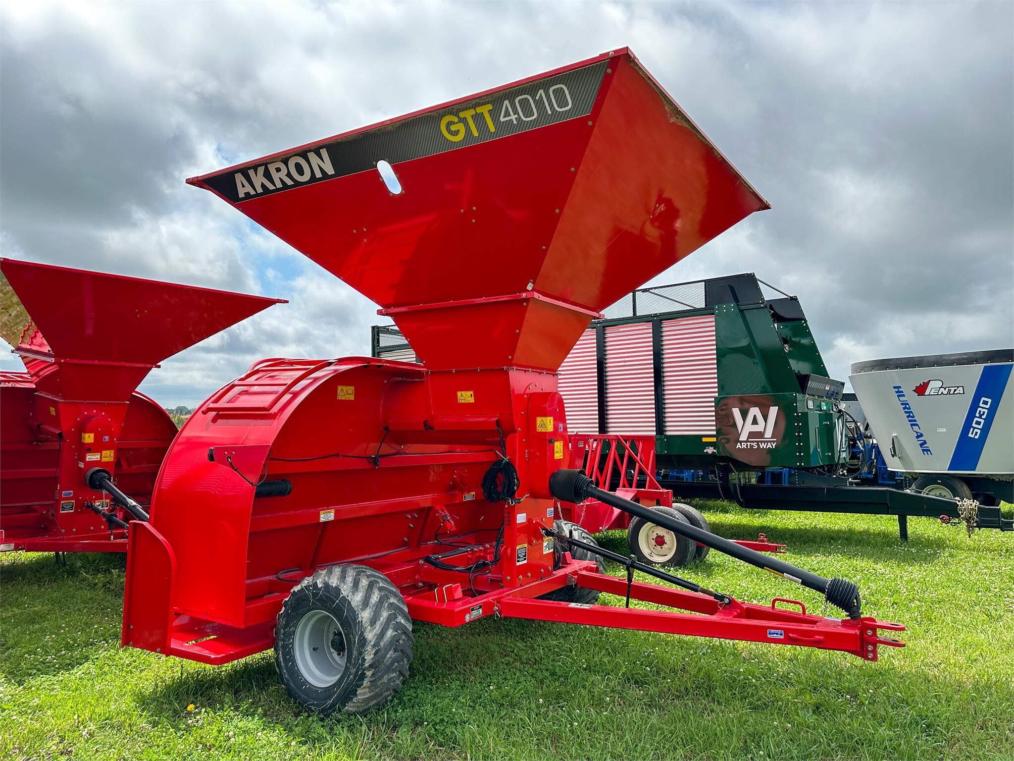 2026 Akron GTT5010 Grain Bagger