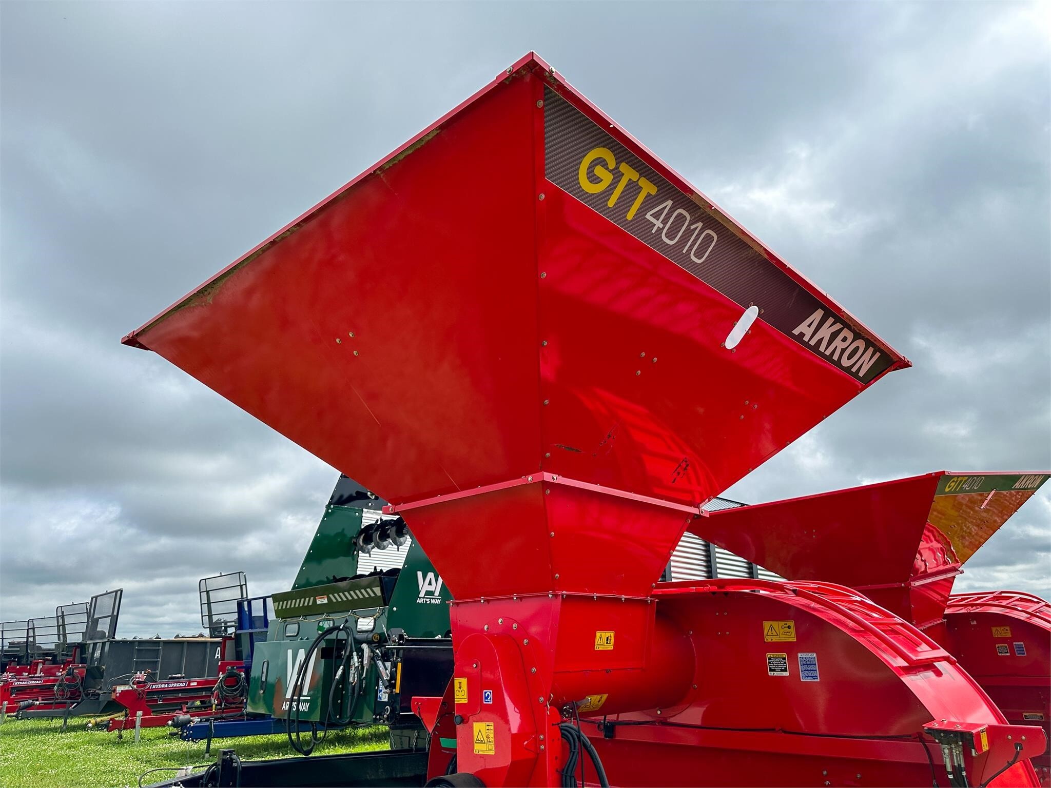 2026 Akron GTT5010 Grain Bagger