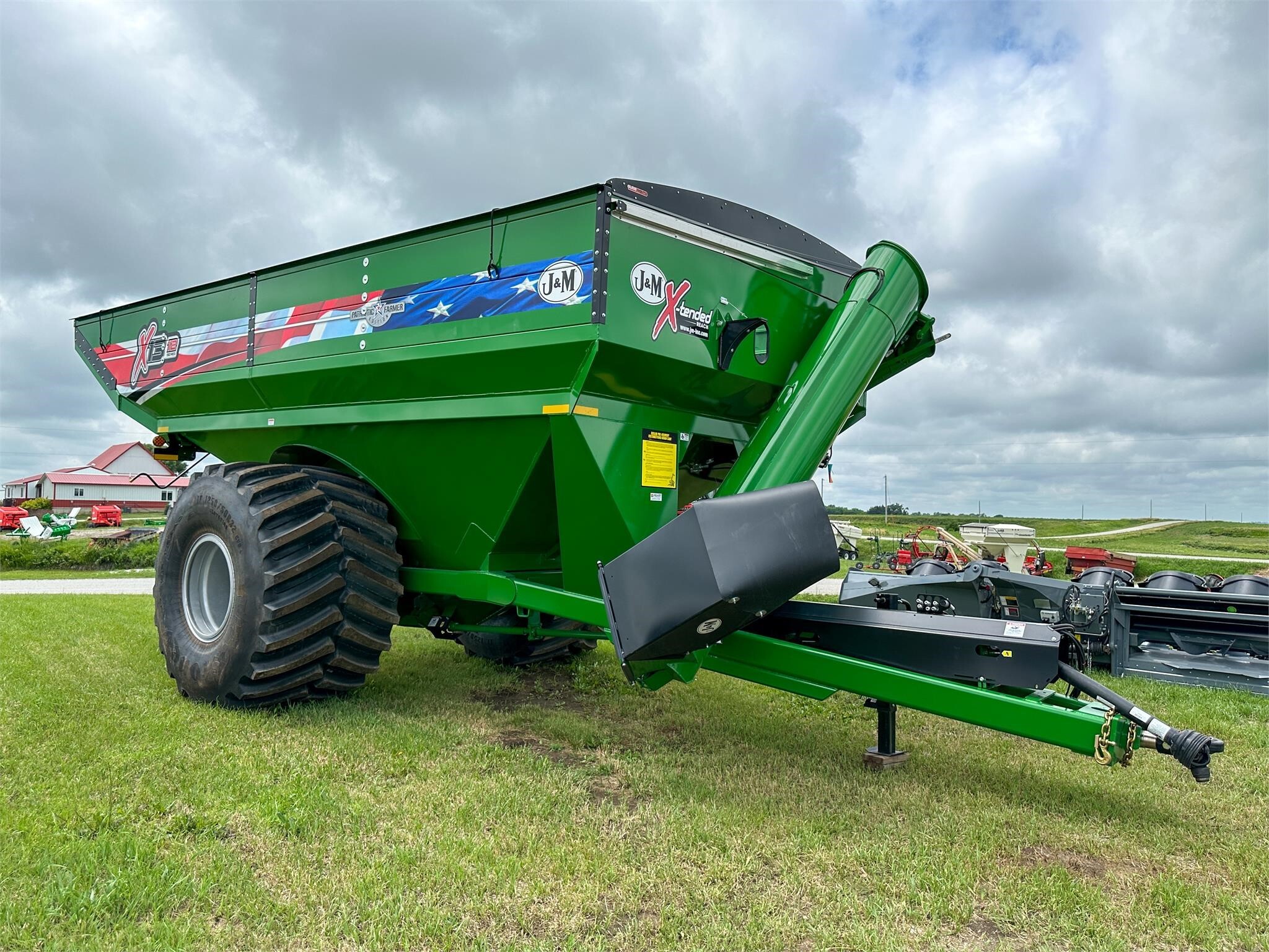 2026 J&M 1312-20S Grain Cart