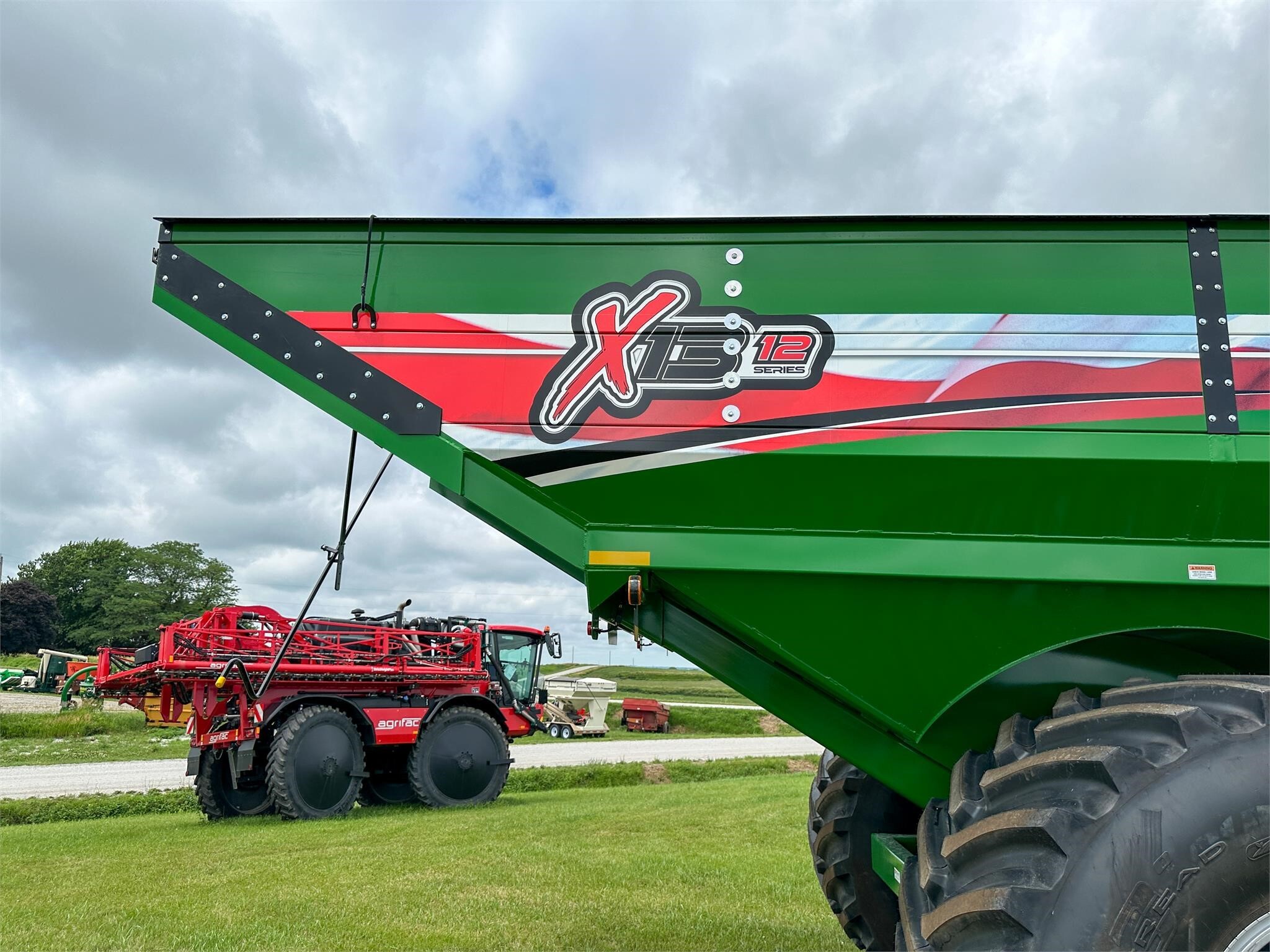 2026 J&M 1312-20S Grain Cart