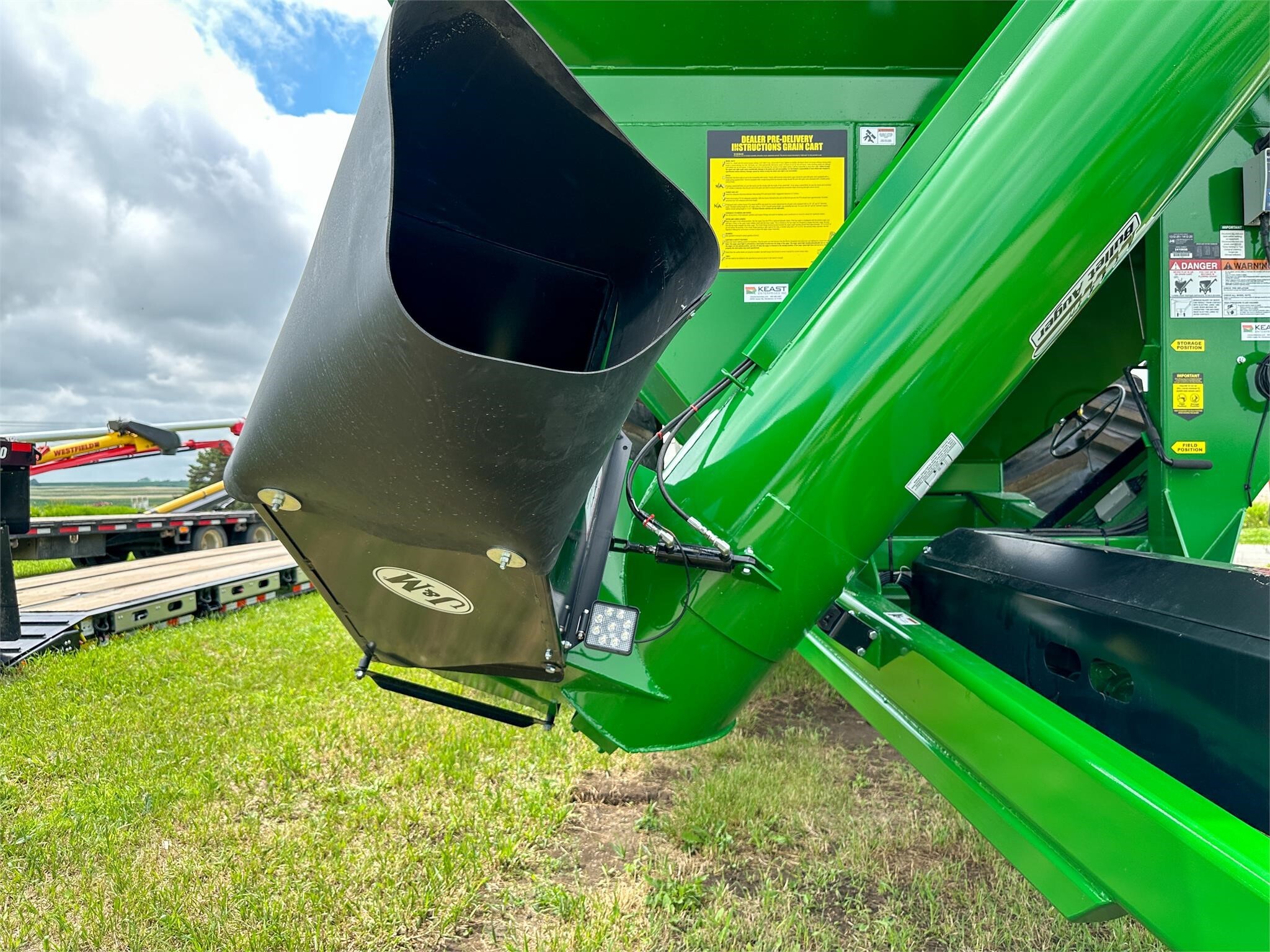2026 J&M 1312-20S Grain Cart