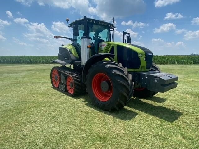 2023 Claas AXION 930TT Tractor