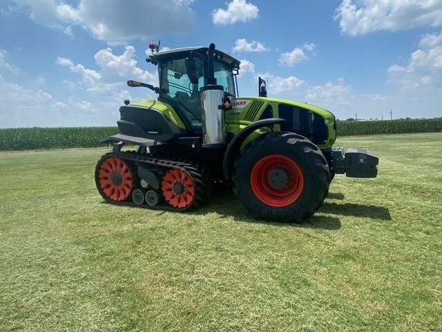 2023 Claas AXION 930TT Tractor