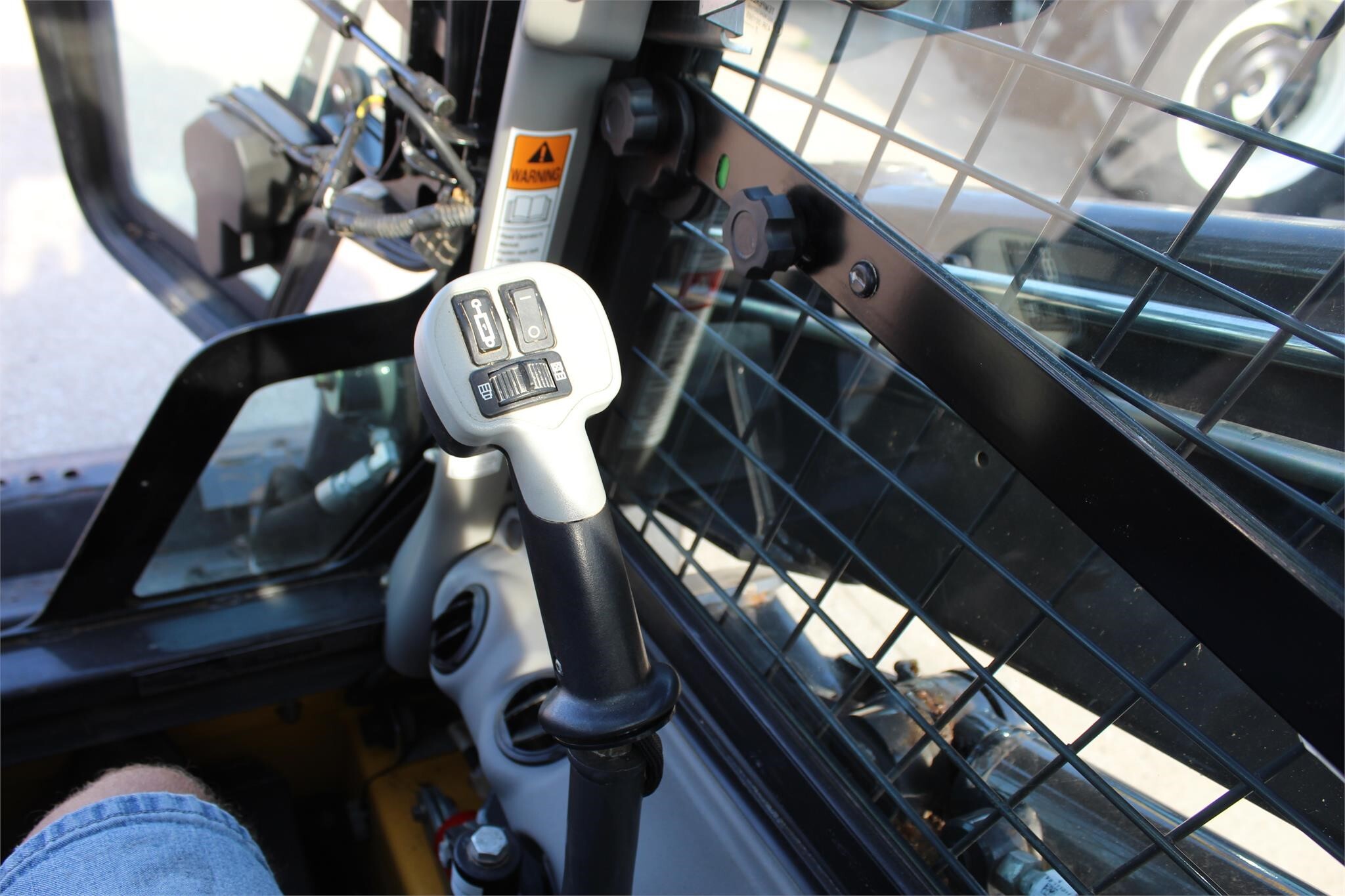 2017 New Holland C232 Skid Steer