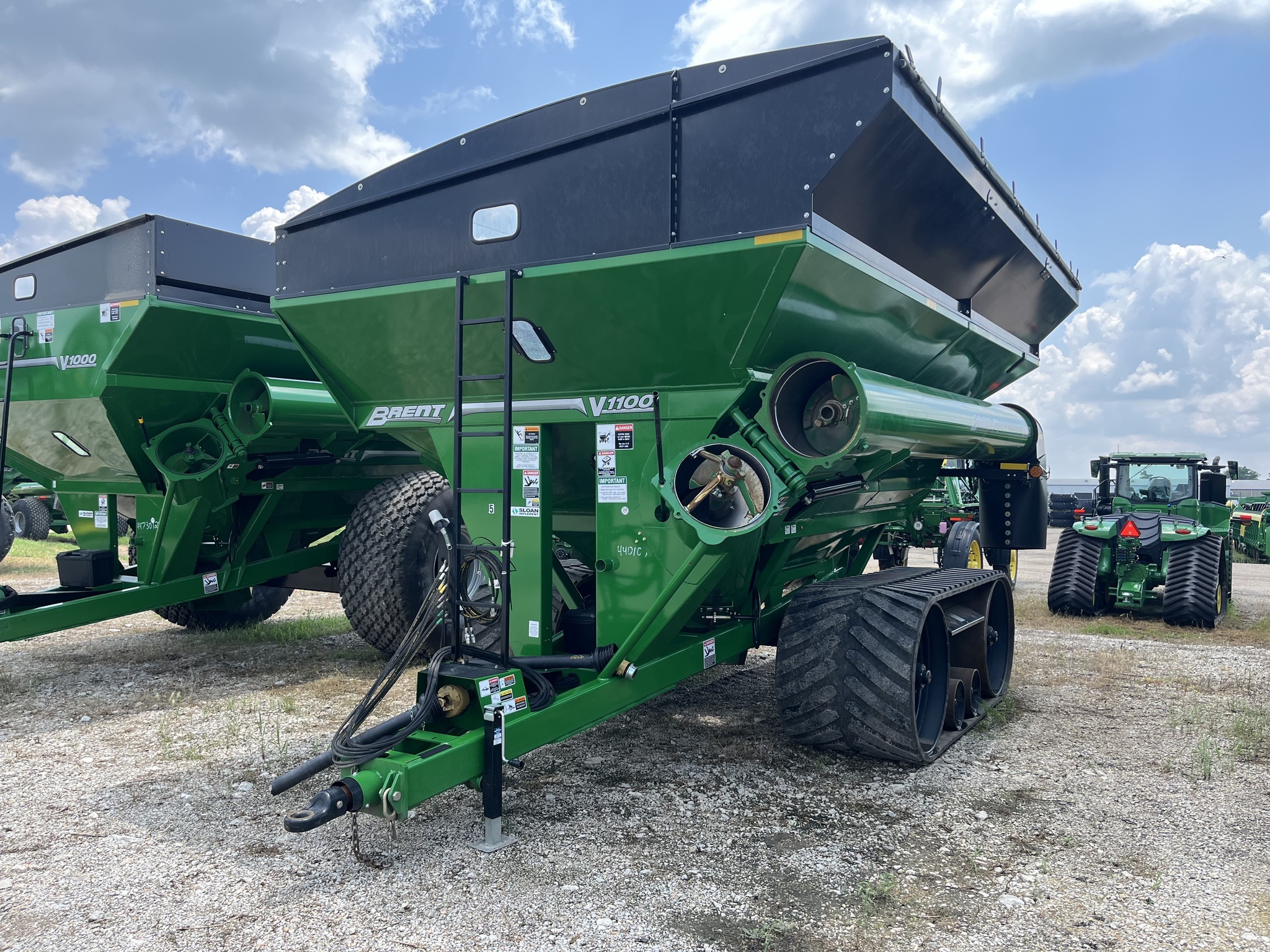 2022 Brent V1100 Grain Cart