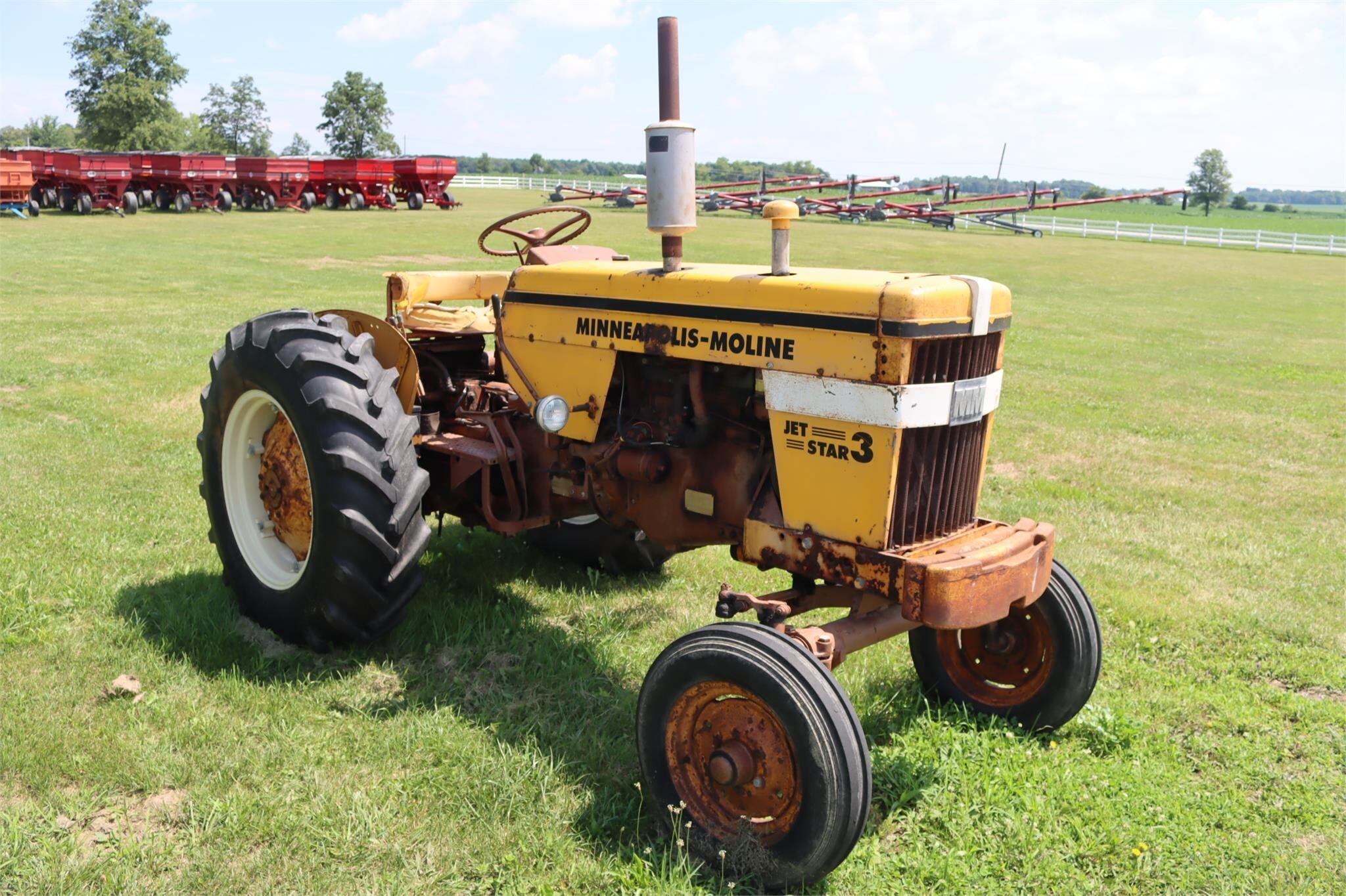 1965 Minneapolis-Moline Jet Star 3 Tractor