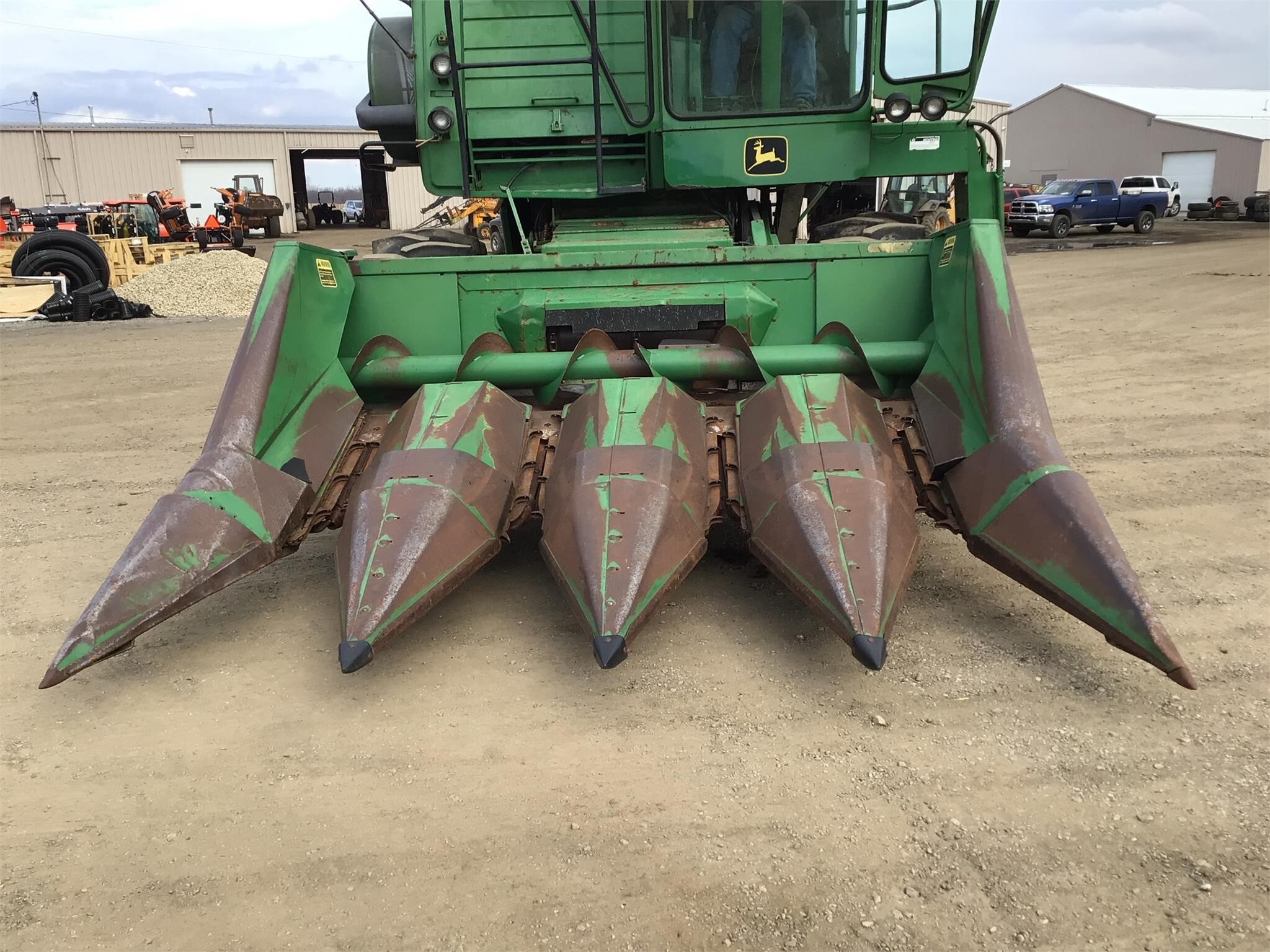  John Deere 443 Corn Head