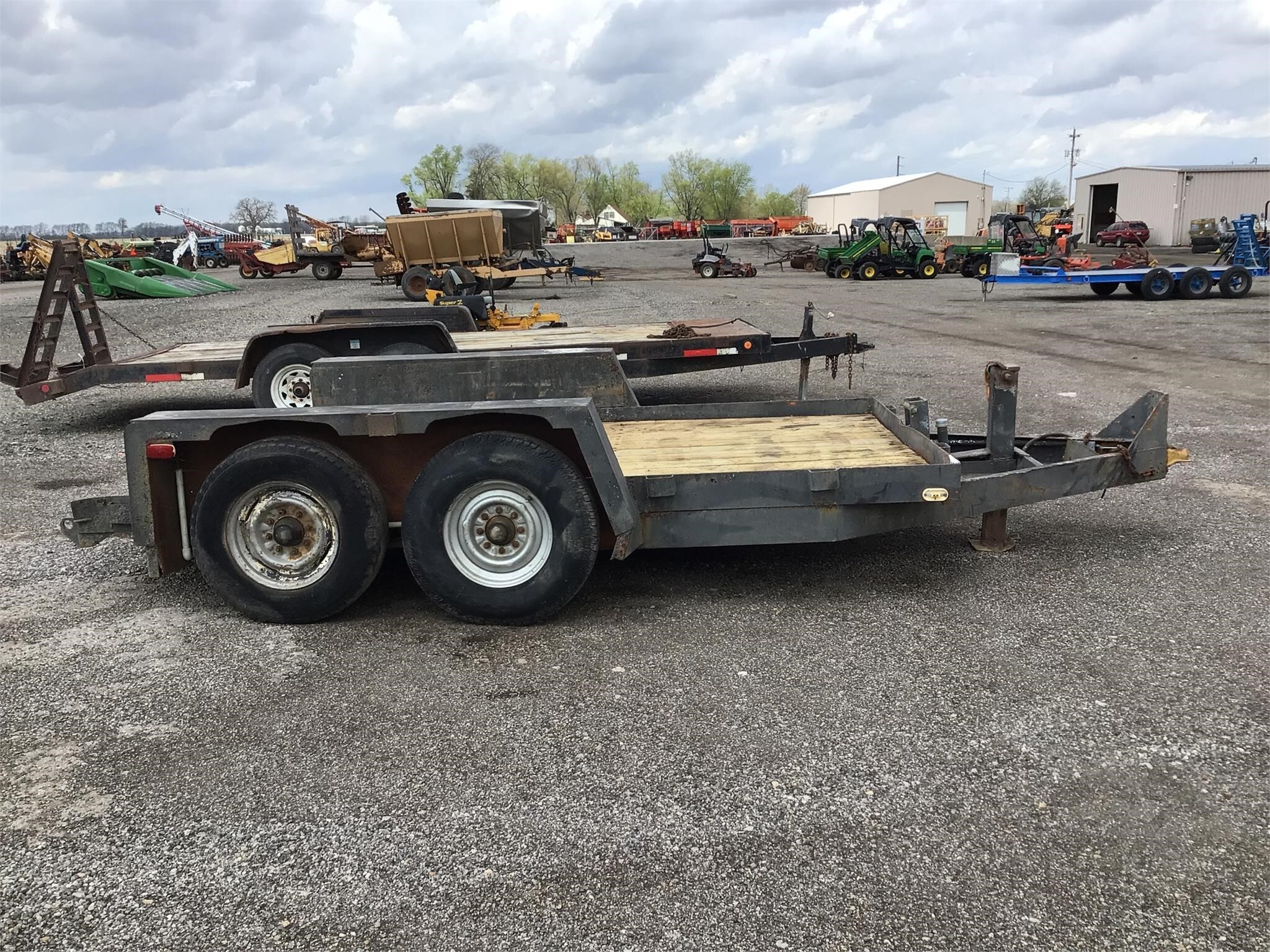 1900 Custom Built Tandem Axle Flatbed Trucks/Trailer