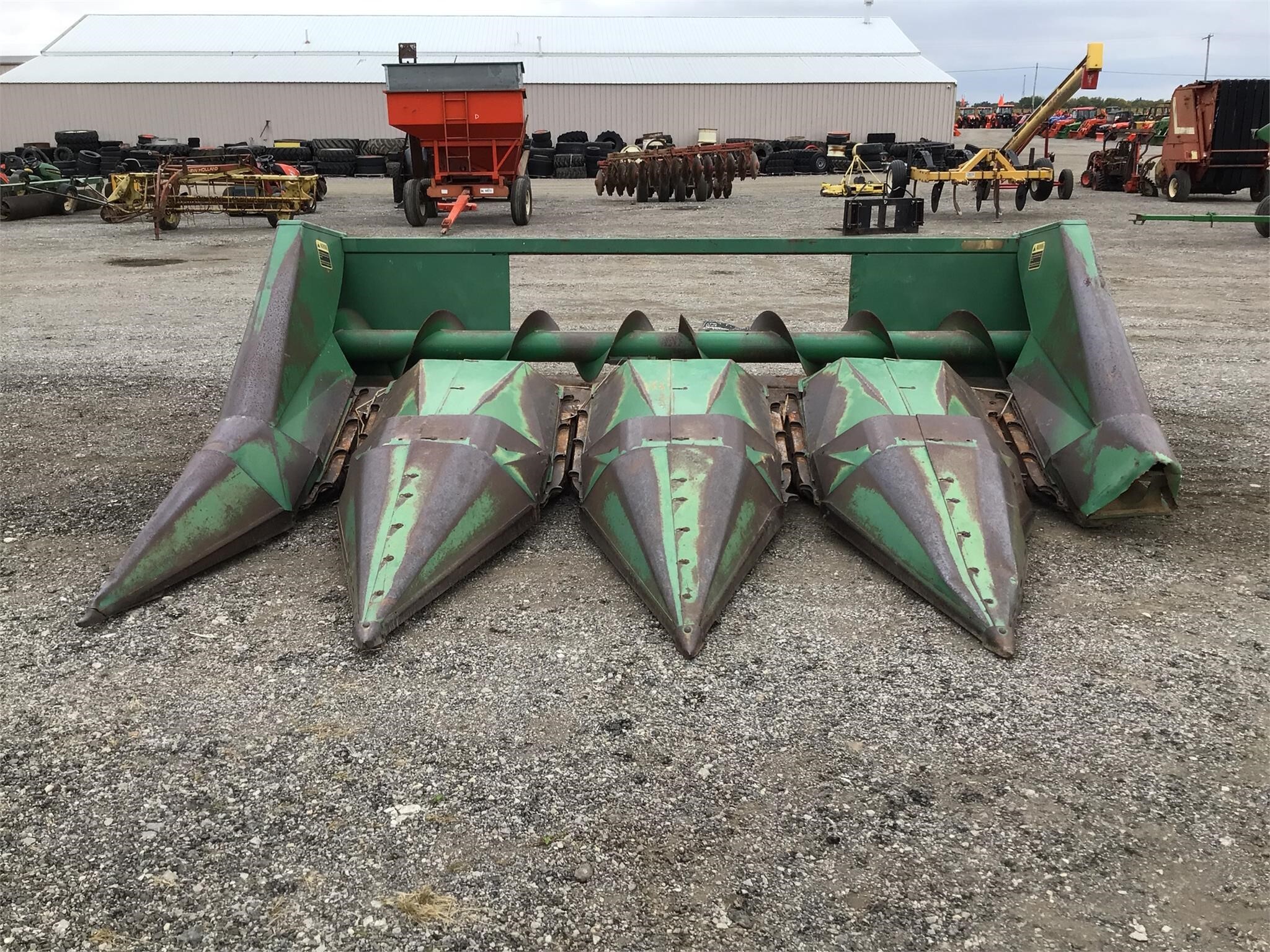  John Deere 444 Corn Head