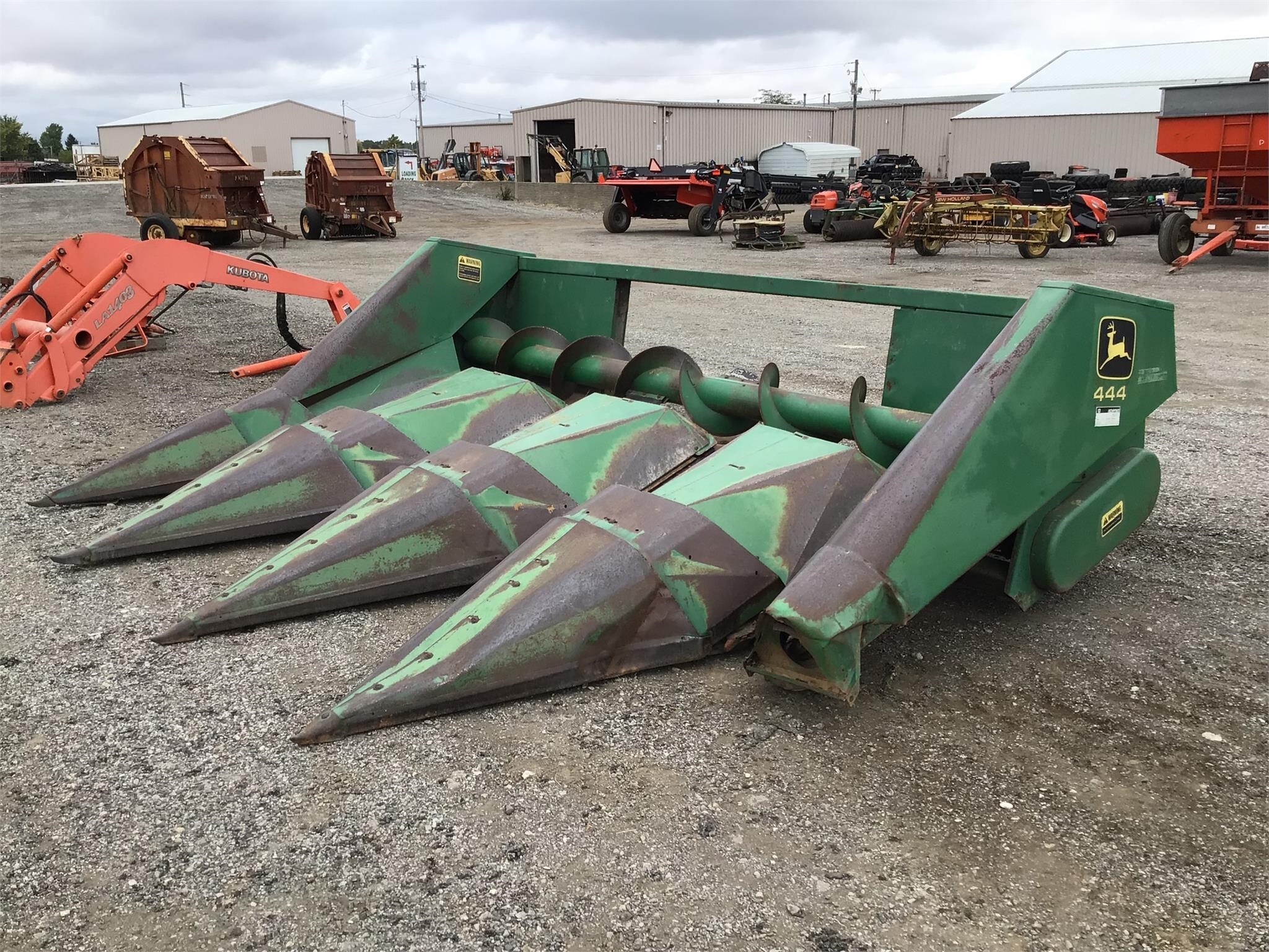  John Deere 444 Corn Head