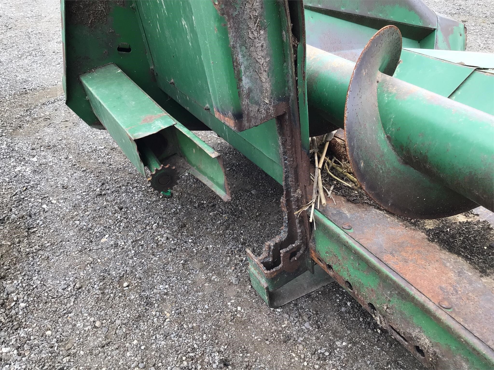  John Deere 444 Corn Head