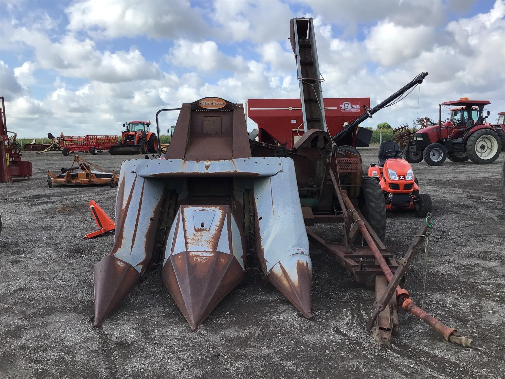  New Idea 311 Corn Picker