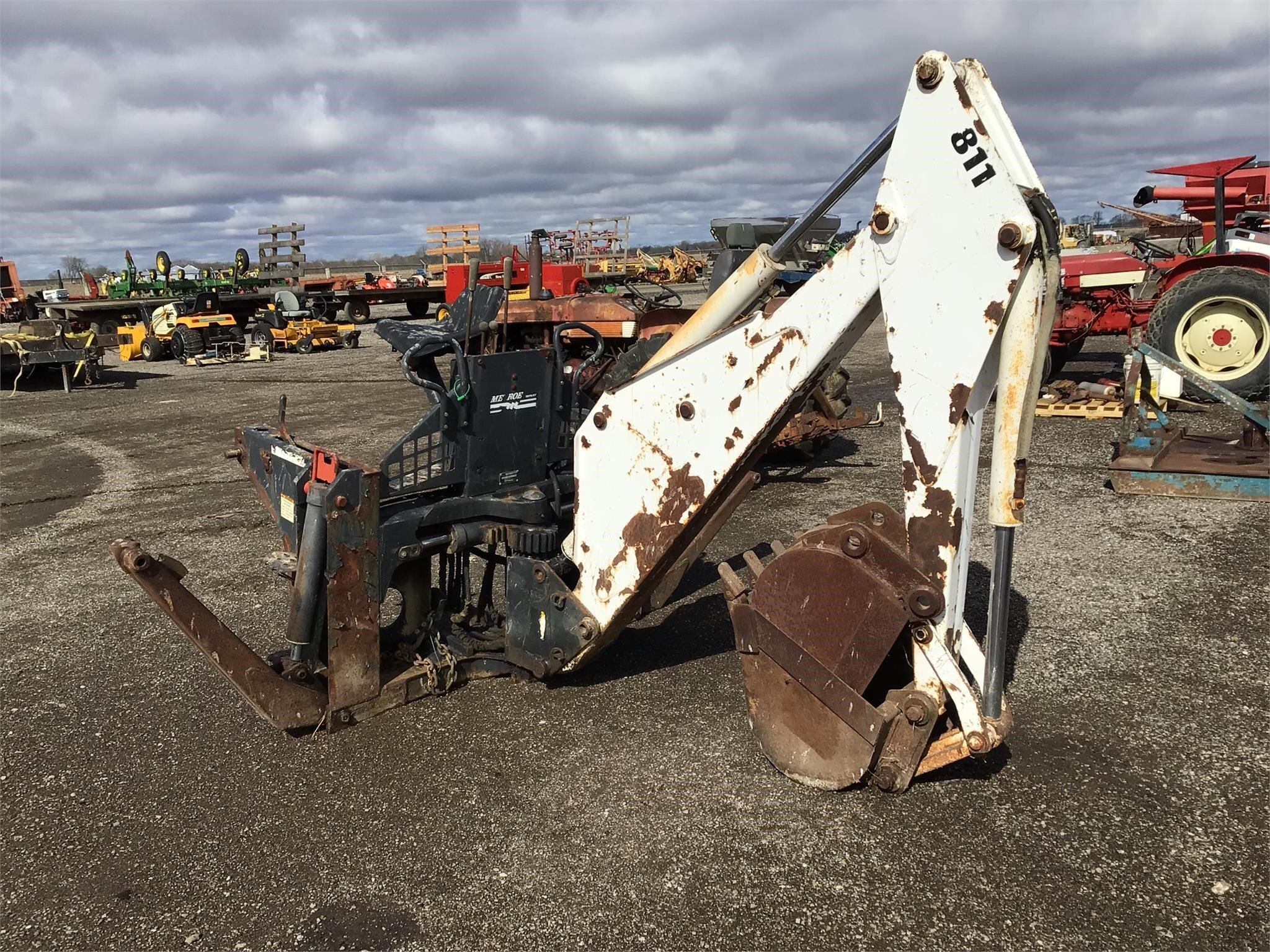 Melroe 811 Backhoe and Excavator Attachment