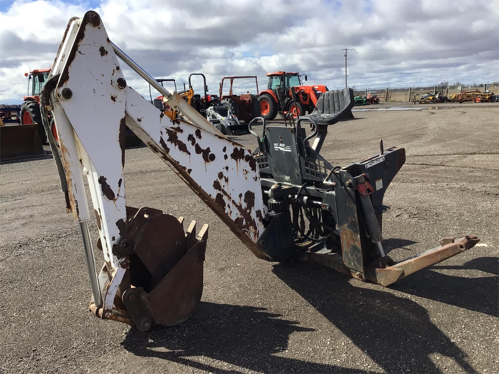  Melroe 811 Backhoe and Excavator Attachment