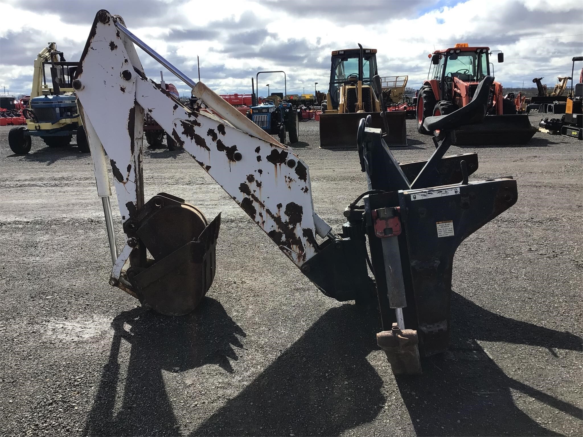  Melroe 811 Backhoe and Excavator Attachment