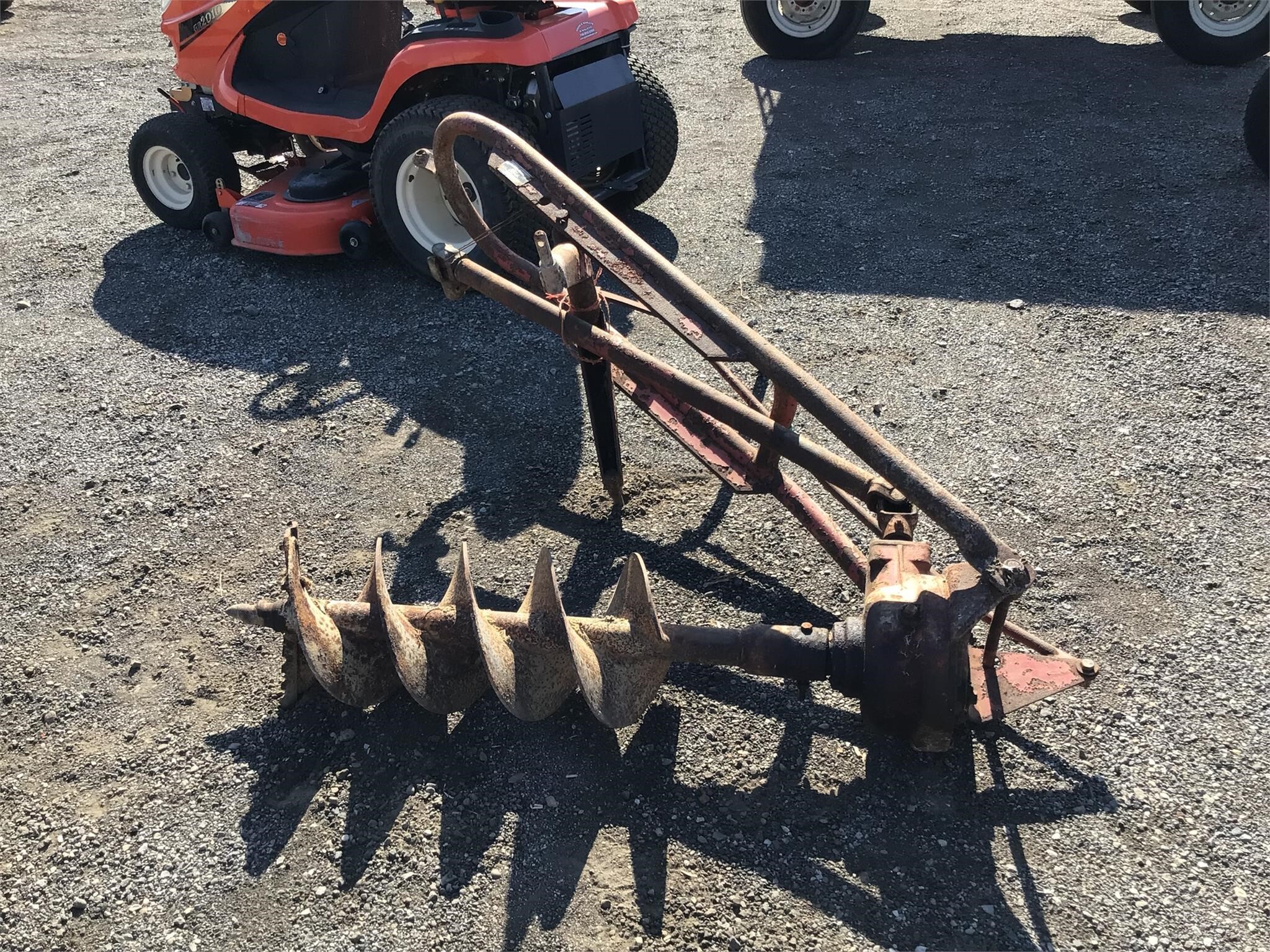 Ford 903 Post Hole Digger - $700 | Machinery Pete