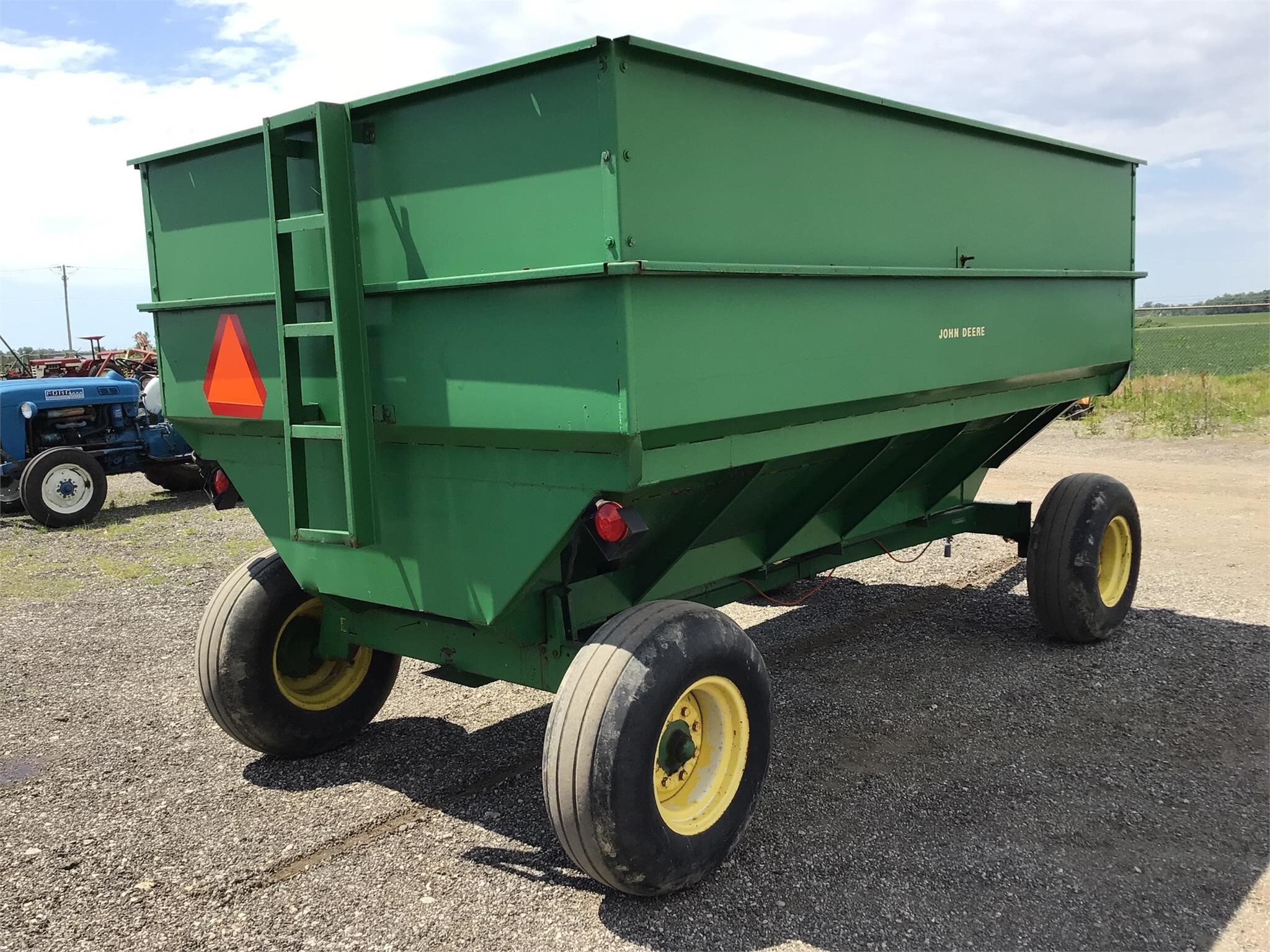  J&M 450 Grain Cart