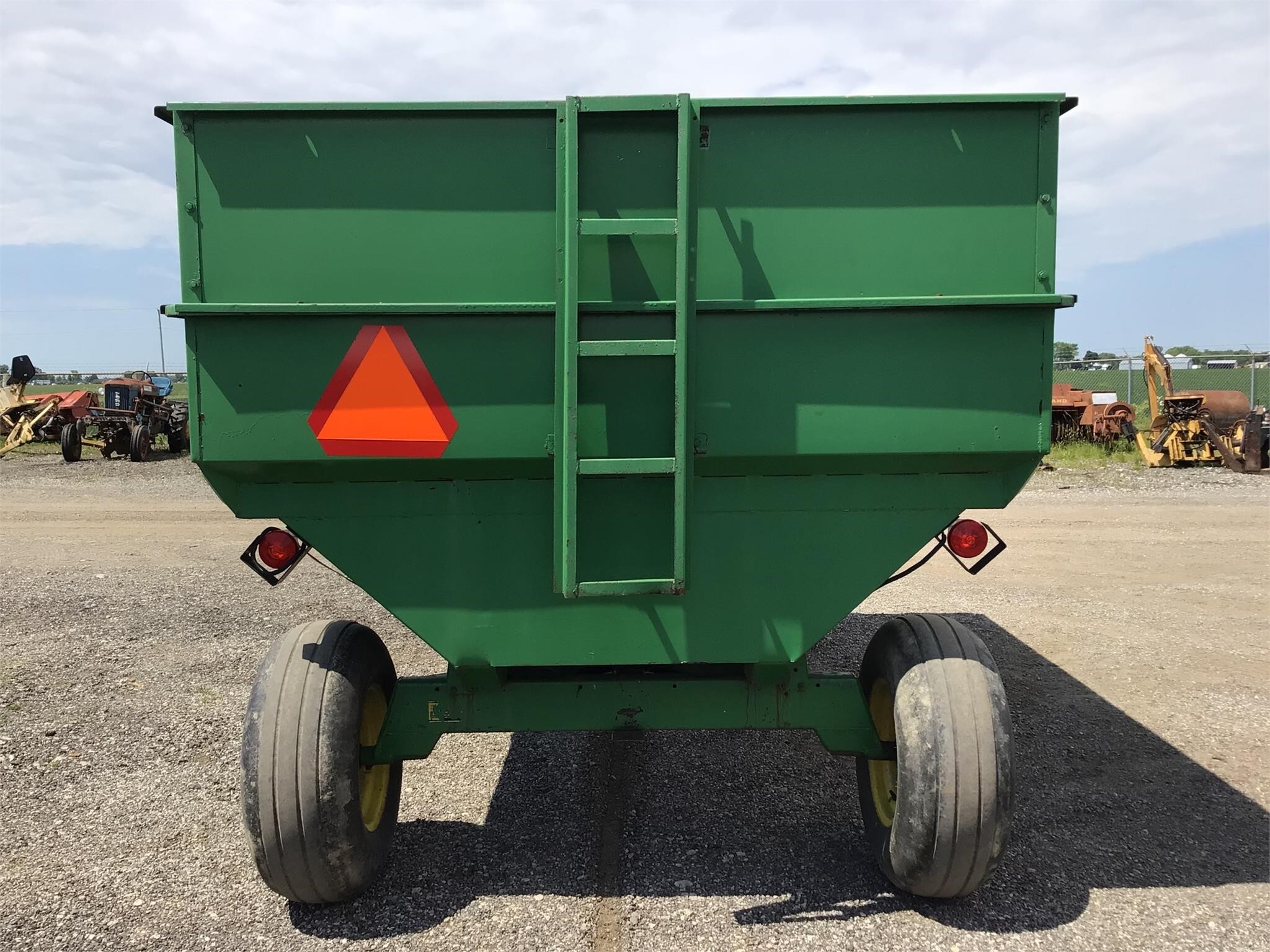  J&M 450 Grain Cart