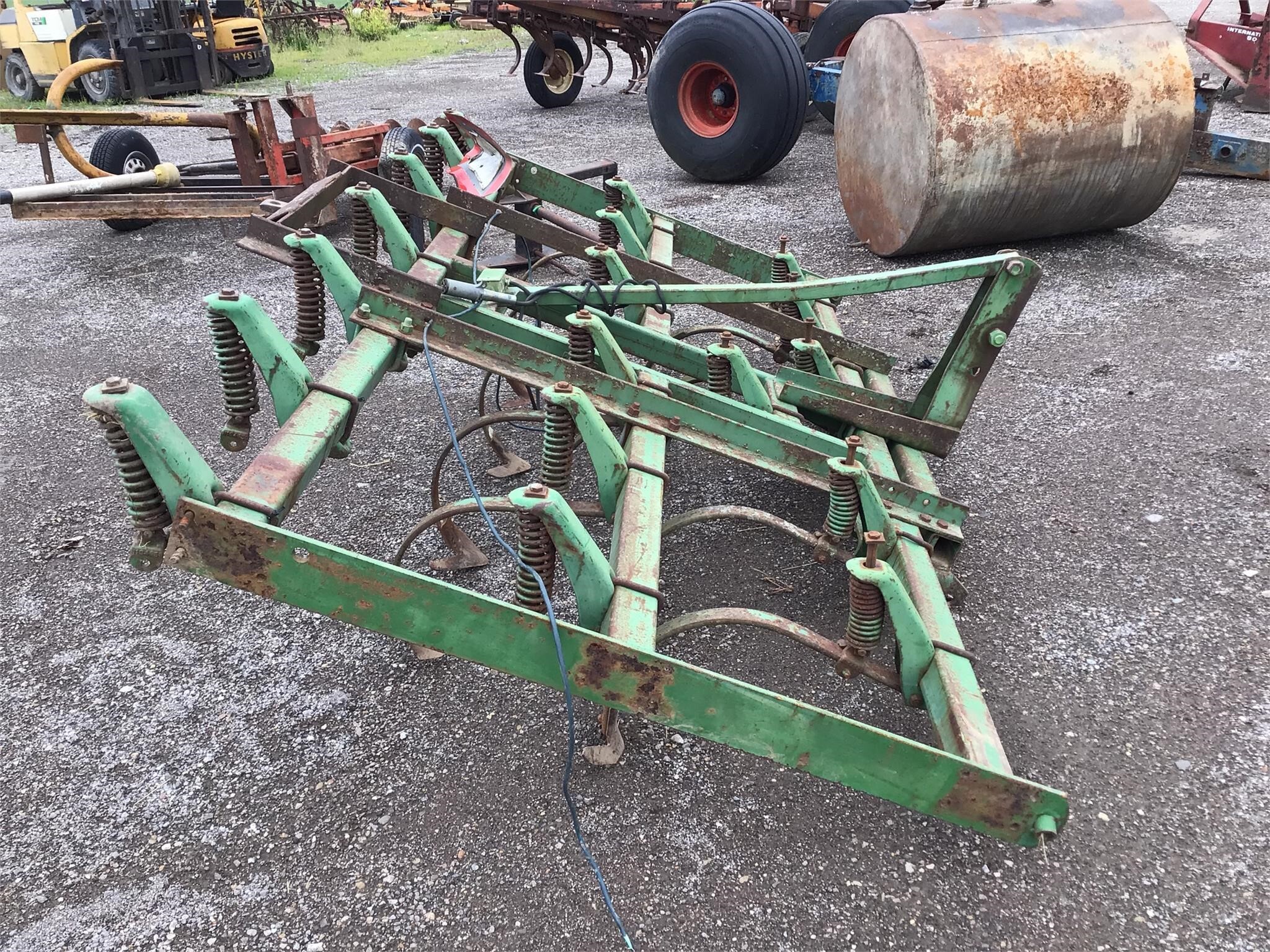  John Deere 1100 Field Cultivator