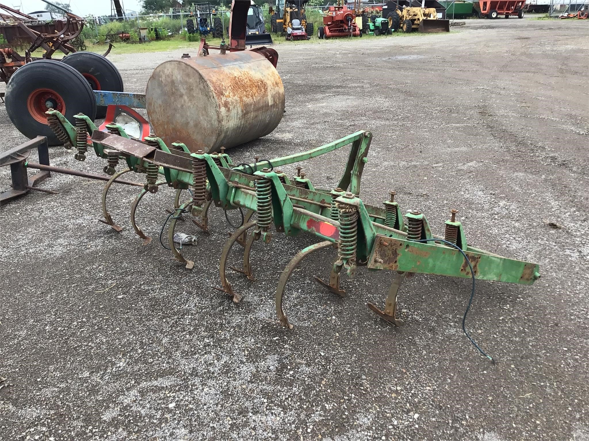  John Deere 1100 Field Cultivator