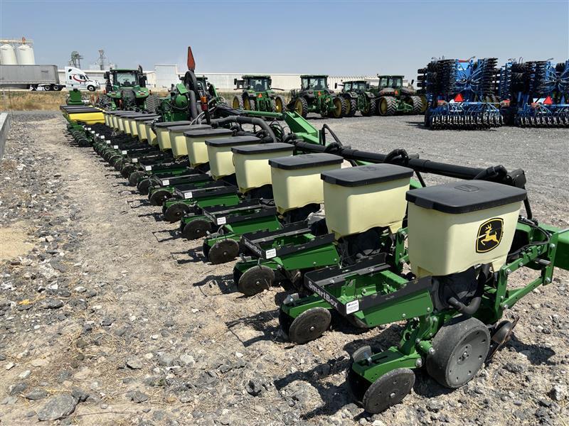 2014 John Deere 1725 Planter