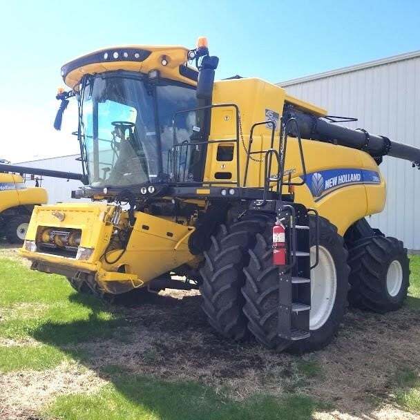 2020 New Holland CR8.90 Combine