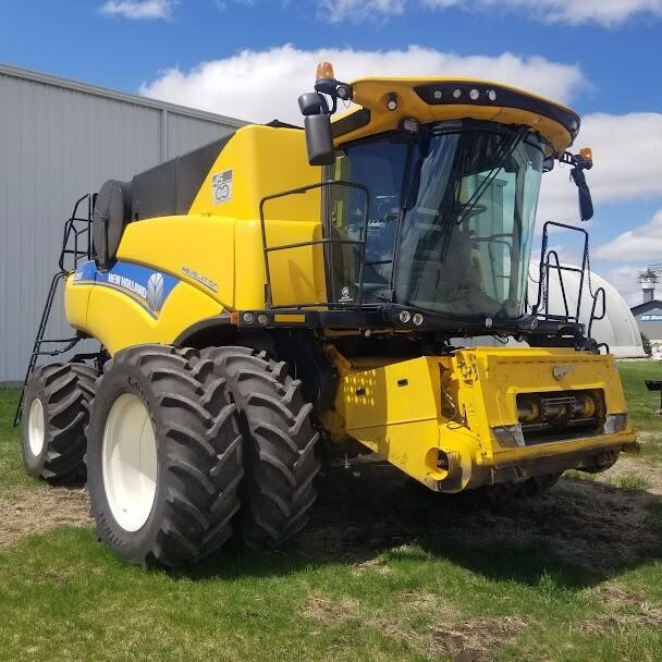 2020 New Holland CR8.90 Combine