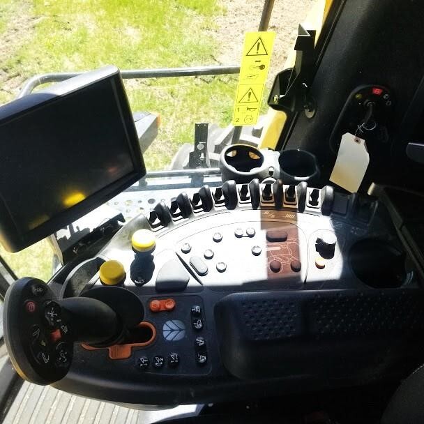 2020 New Holland CR8.90 Combine