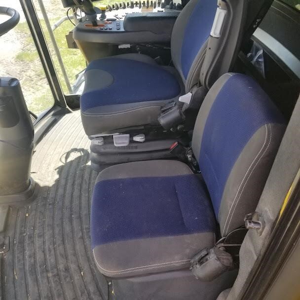2020 New Holland CR8.90 Combine