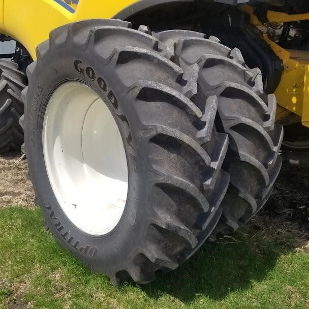 2020 New Holland CR8.90 Combine