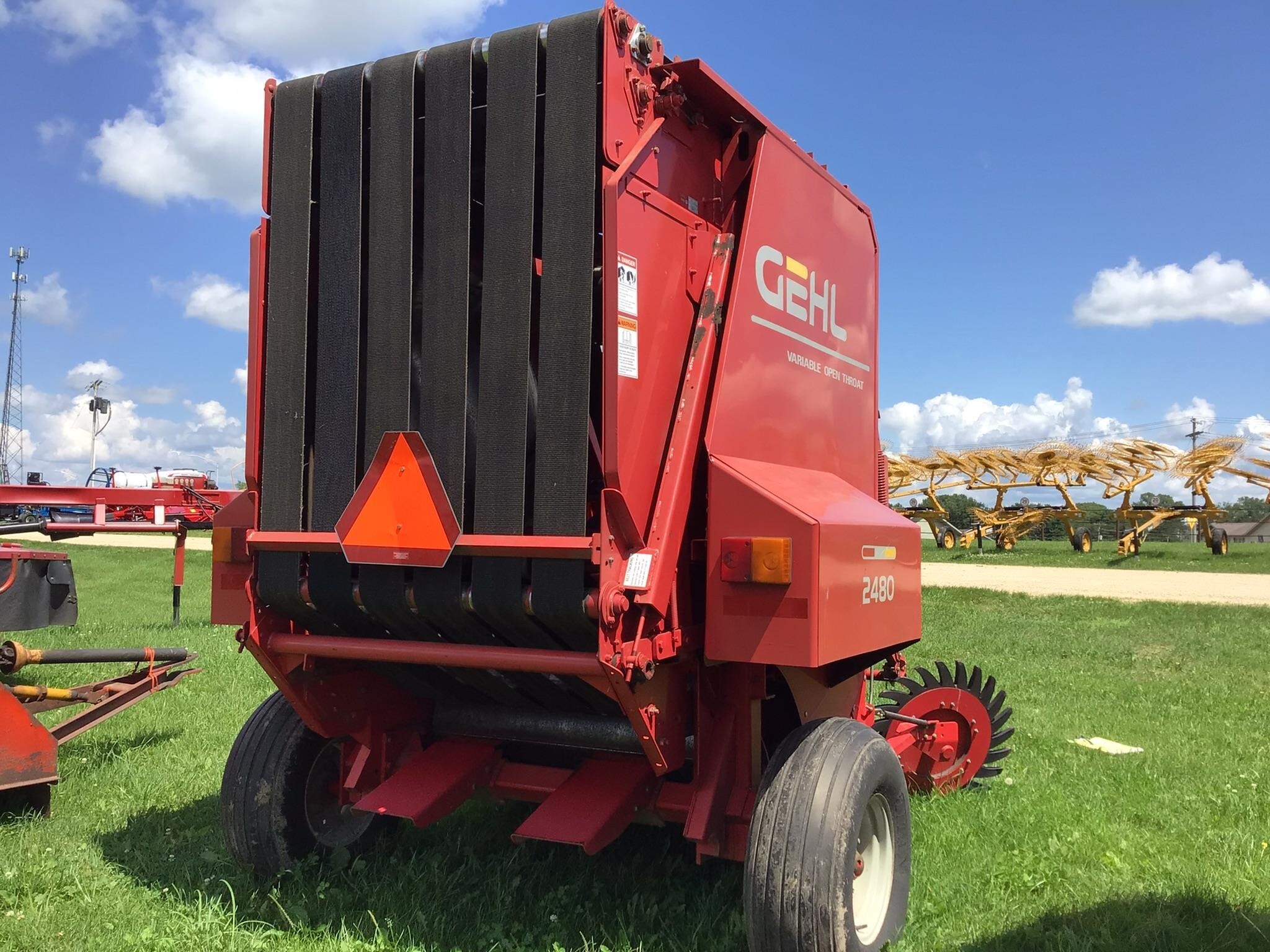 2001 Gehl 2480 Round Baler 6,900 Machinery Pete