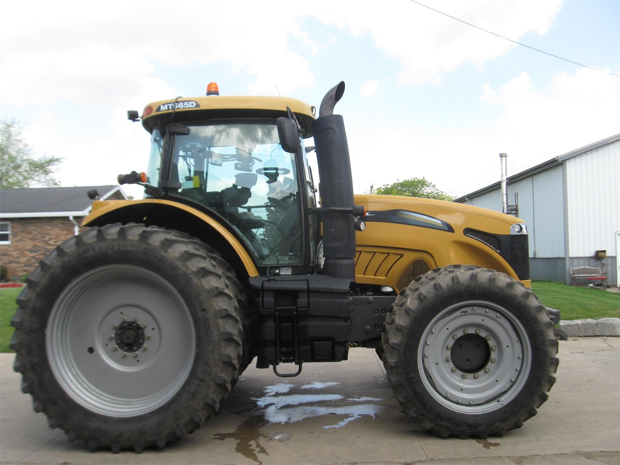 2013 Challenger MT665D Tractor