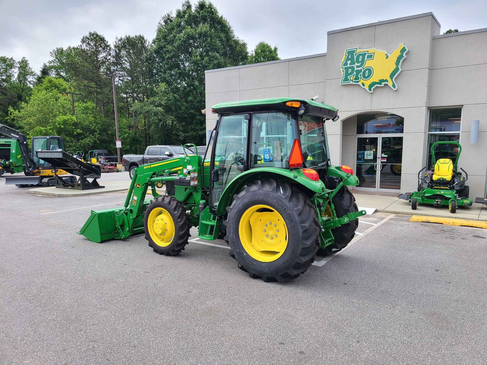 2024 John Deere 5075E Tractor