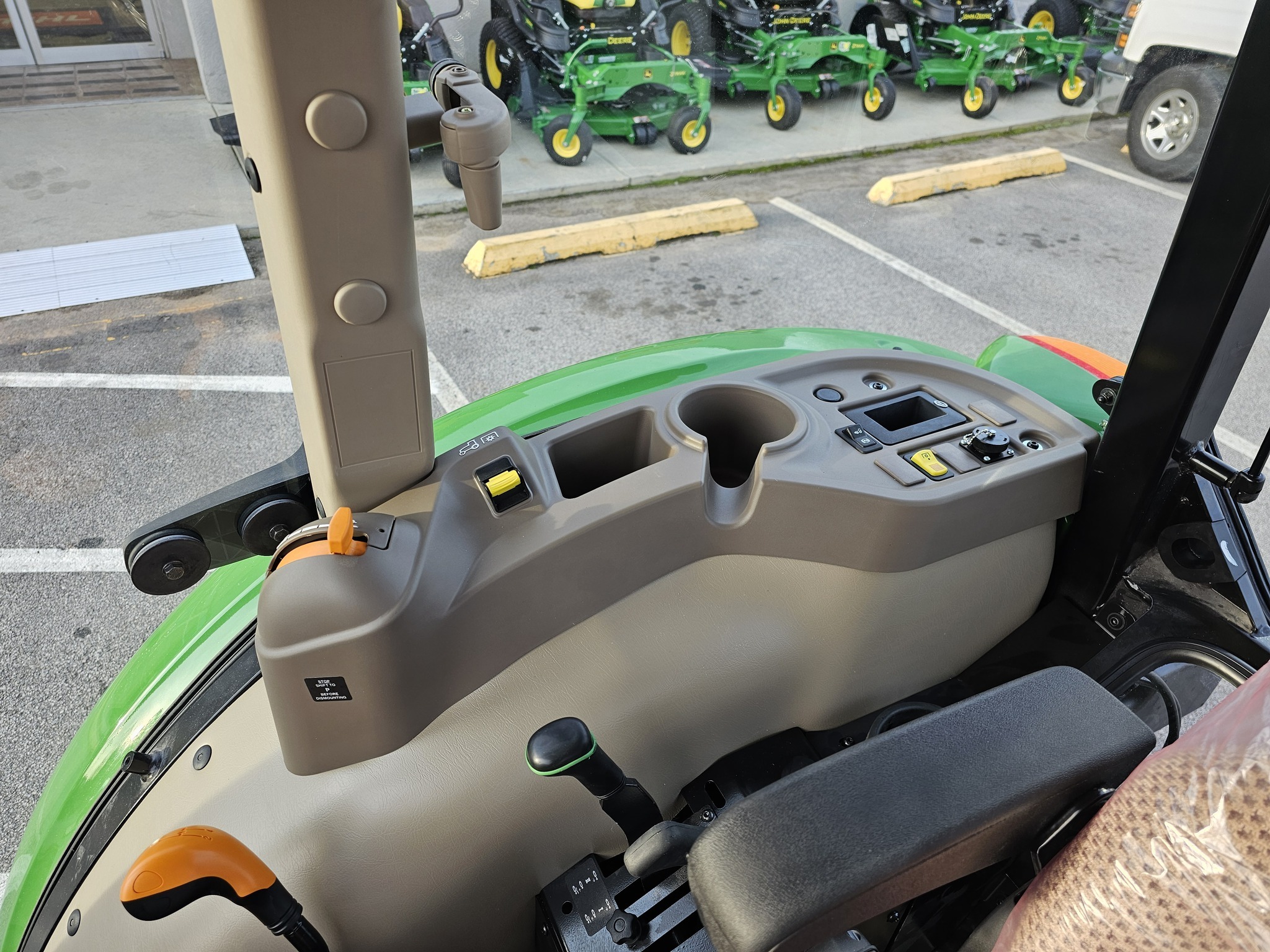 2024 John Deere 5075E Tractor