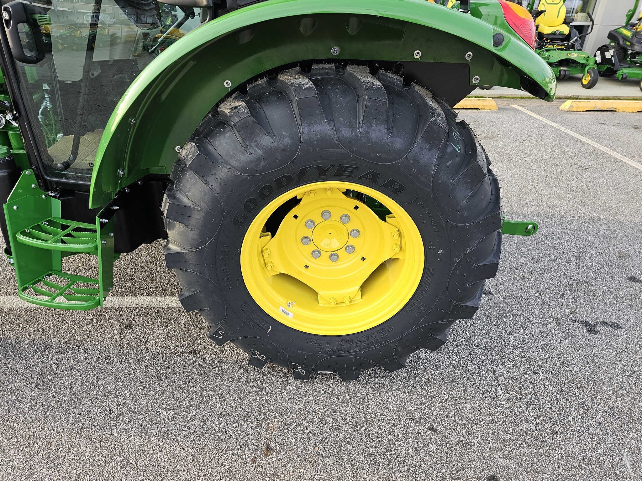 2024 John Deere 5075E Tractor