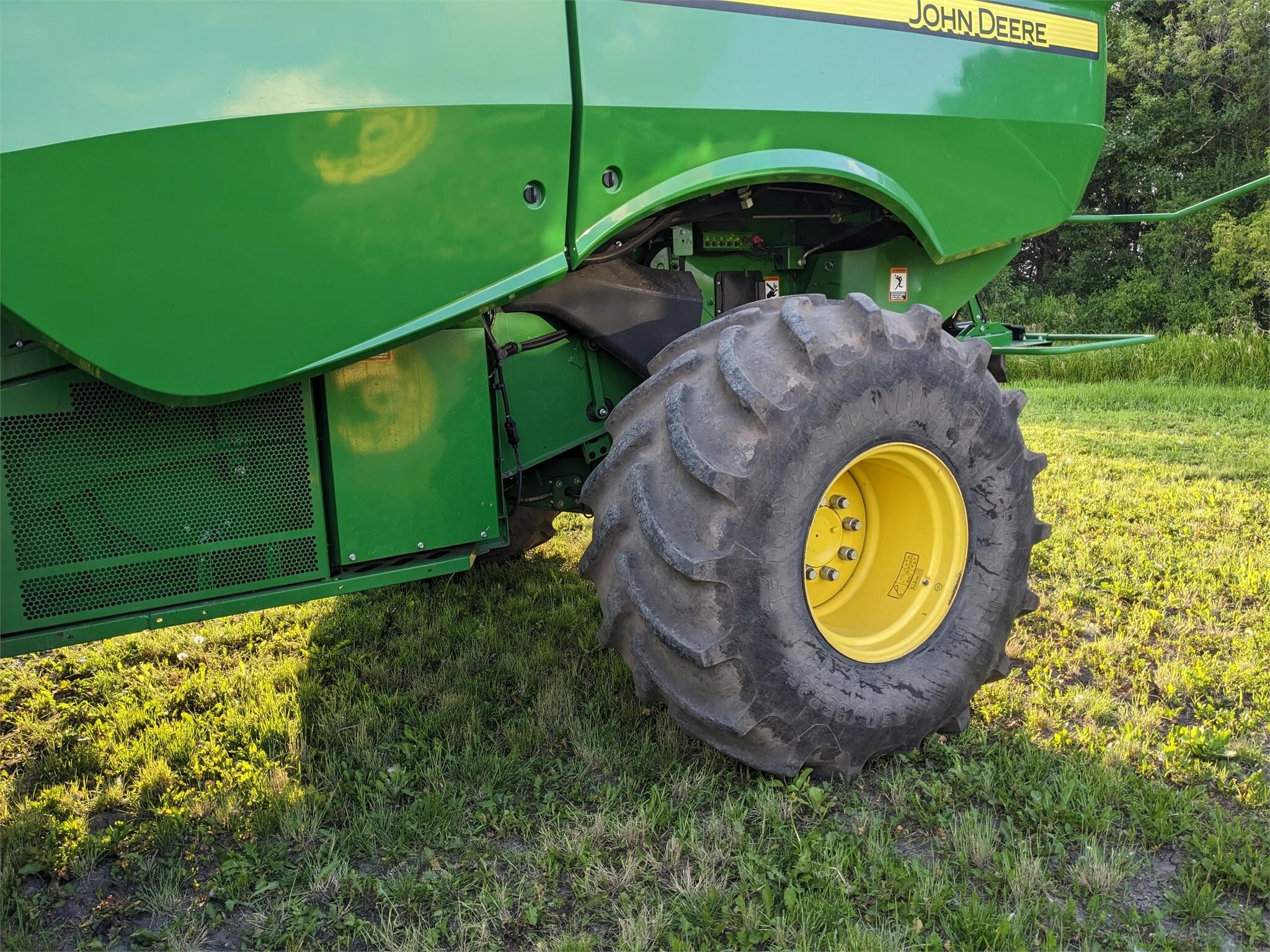 2016 John Deere S690 Combine