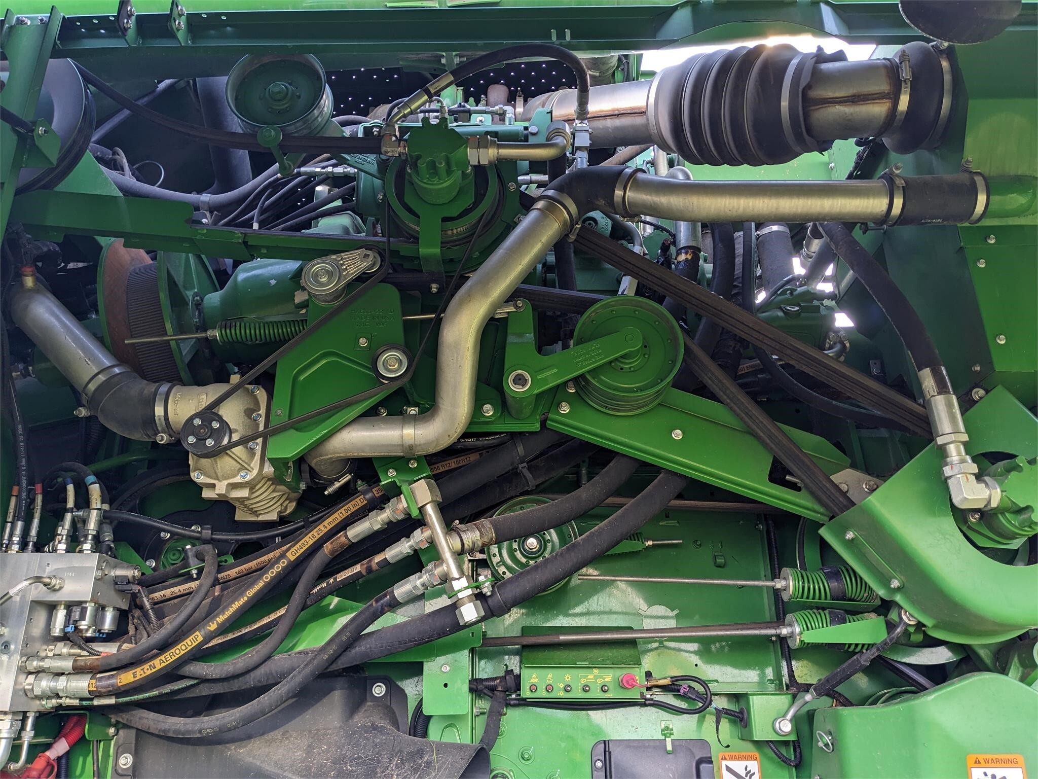 2016 John Deere S690 Combine