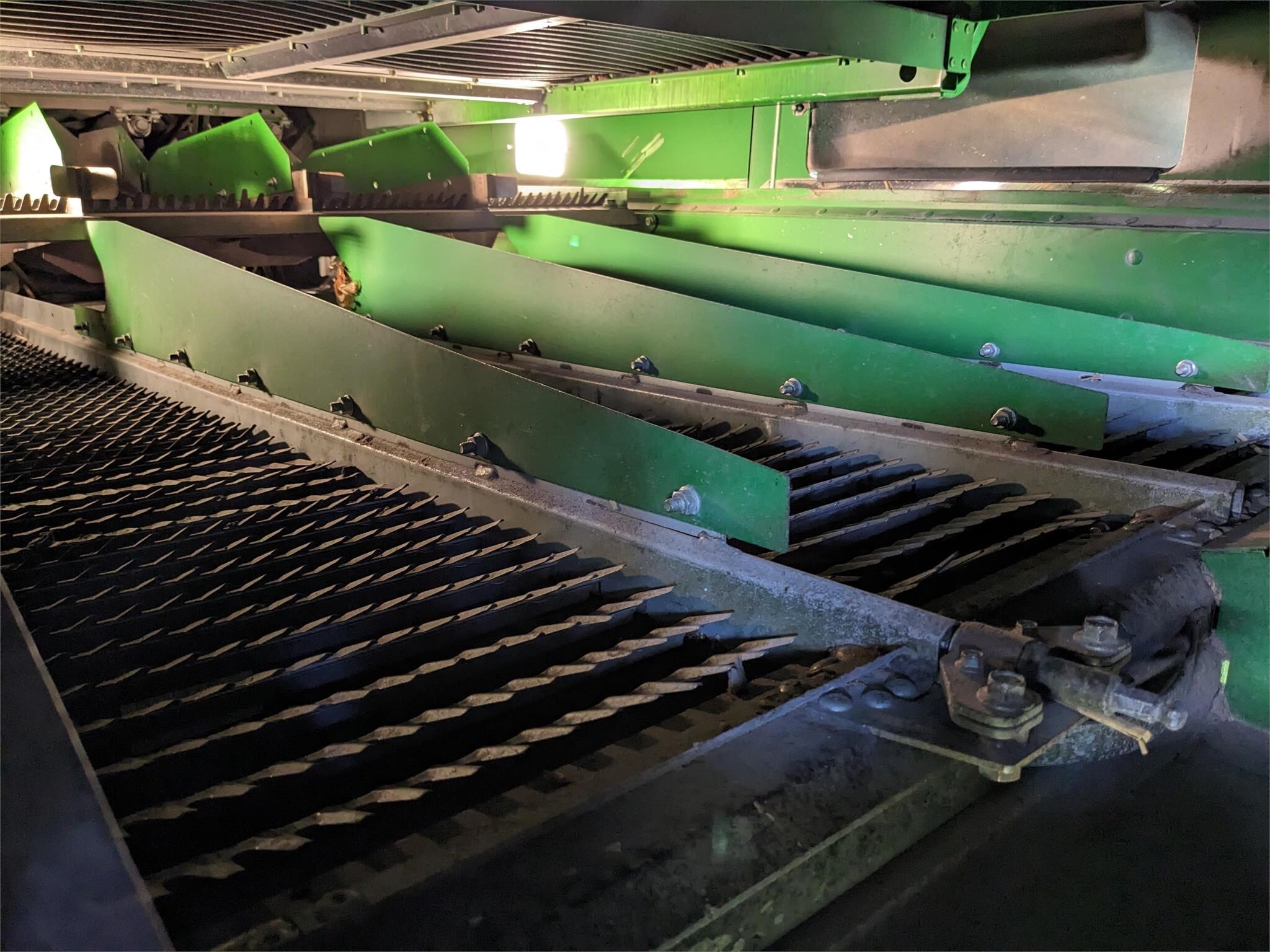 2016 John Deere S690 Combine