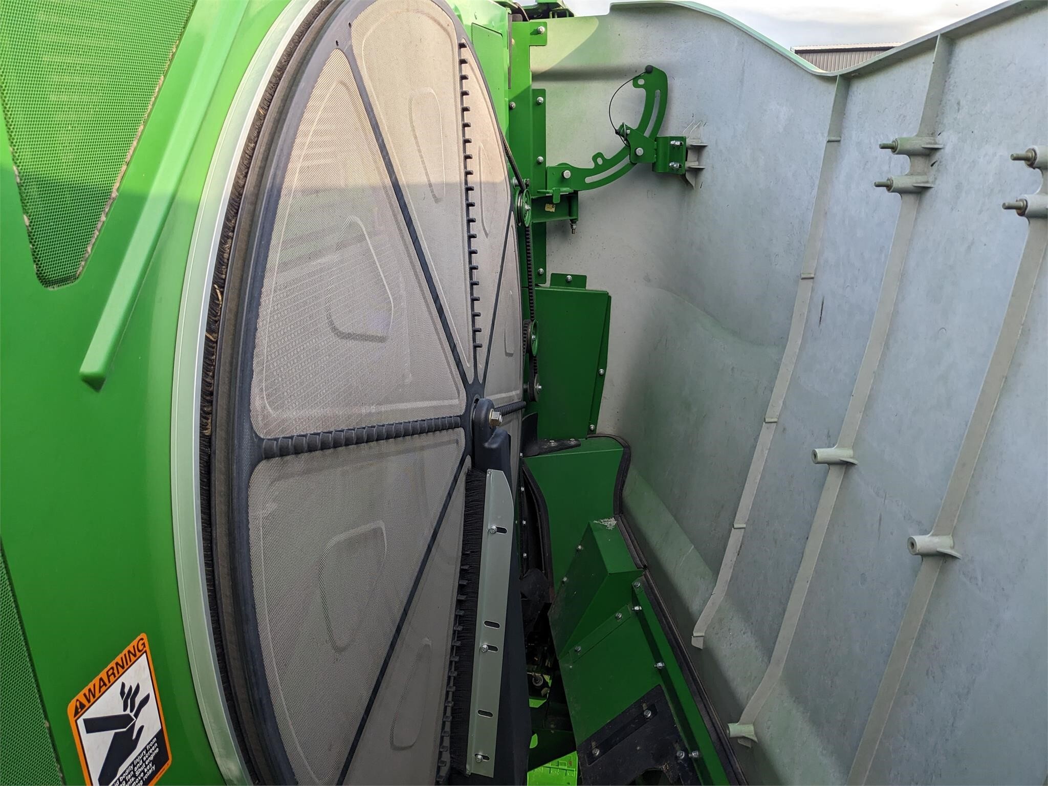 2016 John Deere S690 Combine